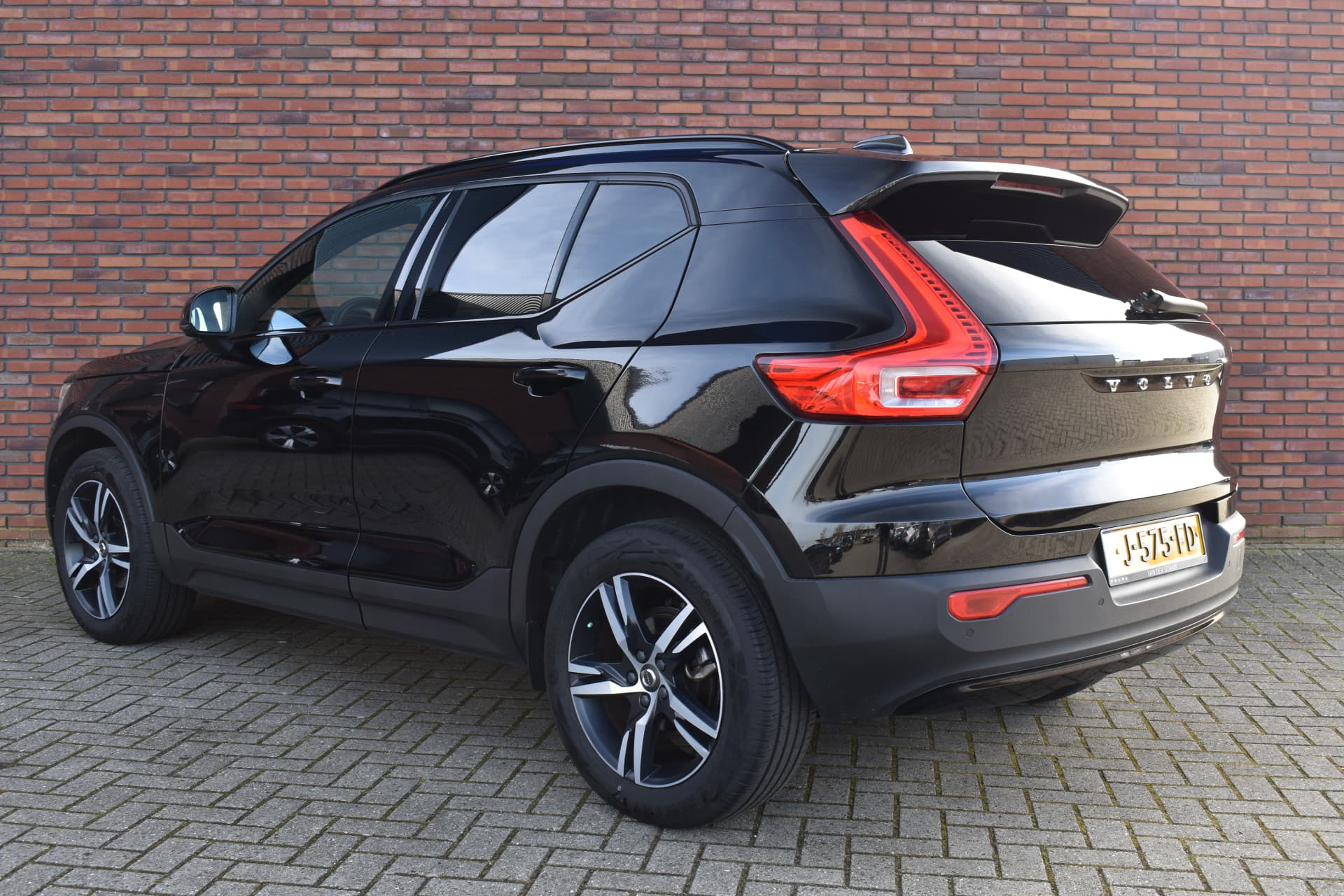 Volvo XC40 T2 129PK Automaat R-Design thumbnail 3