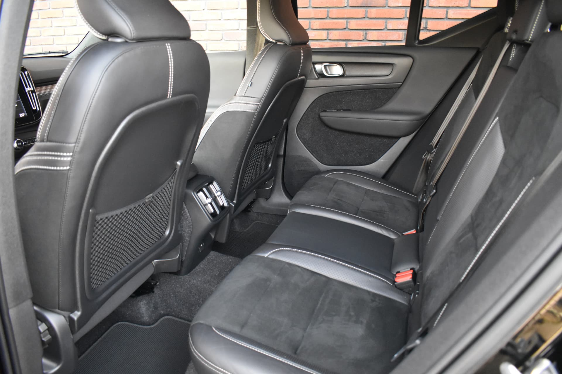 Volvo XC40 T2 129PK Automaat R-Design thumbnail 7