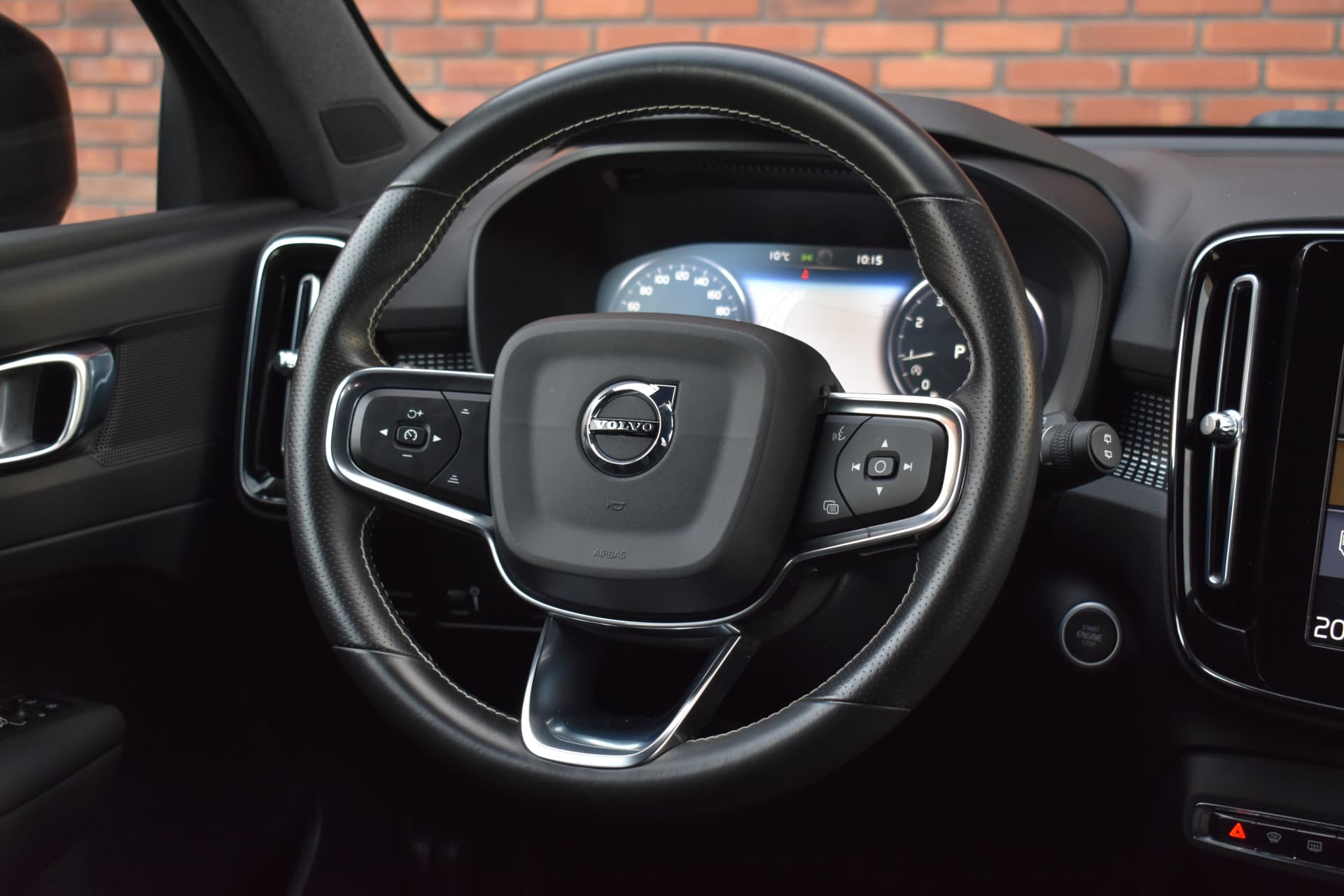 Volvo XC40 T2 129PK Automaat R-Design thumbnail 13