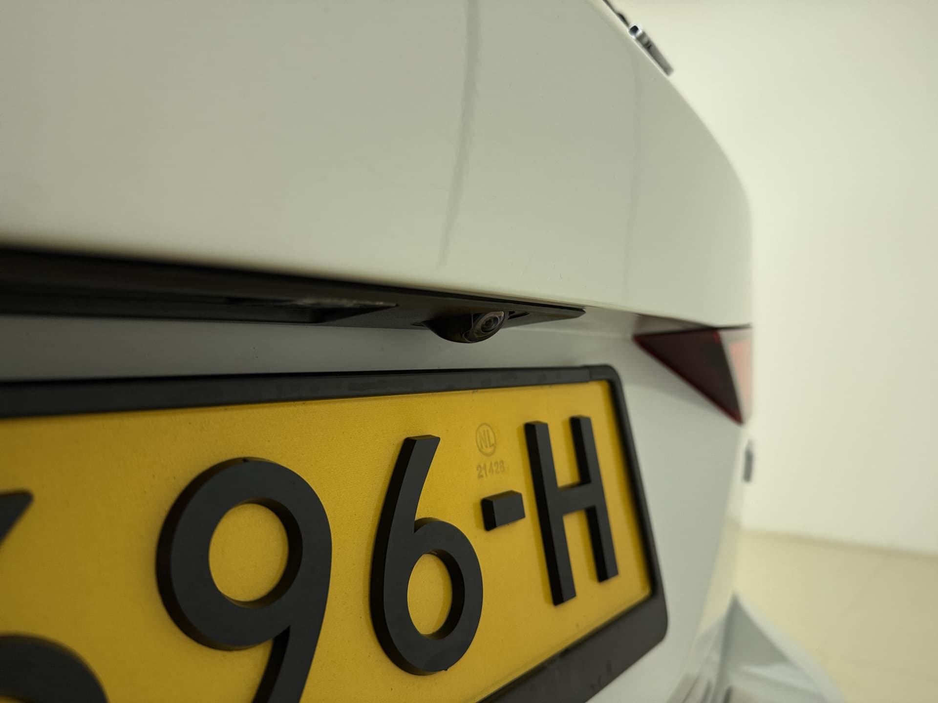 Volvo V60 T5 251PK Automaat R-Design / Head-Up / Stoelventilatie / Harman&Kardon / Elektr. Stoelen / 360 Camera / Trekhaak / Panoramadak / DAB / Adapt. Cruise / BLIS / thumbnail 25