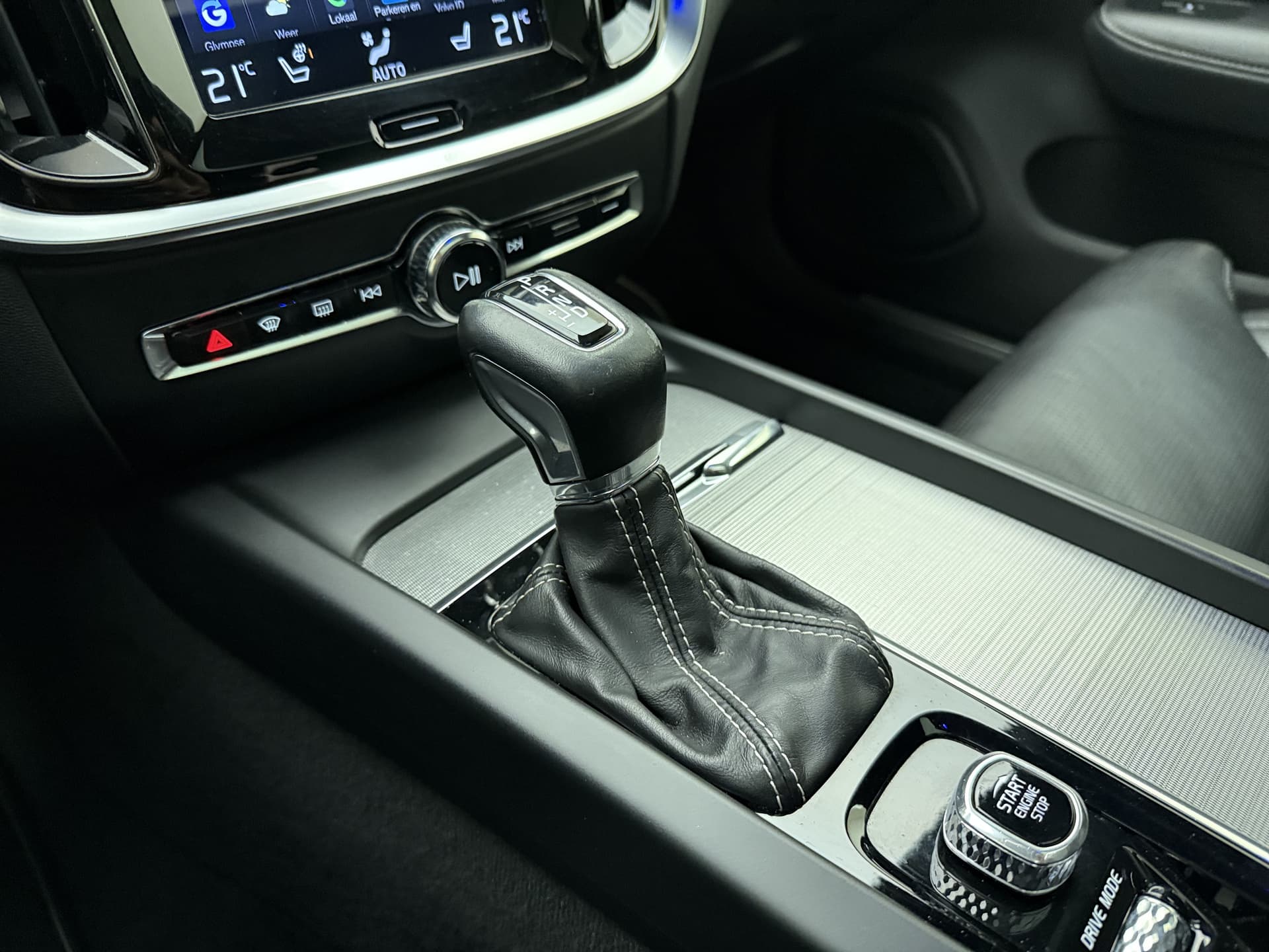Volvo V60 T5 251PK Automaat R-Design / Head-Up / Stoelventilatie / Harman&Kardon / Elektr. Stoelen / 360 Camera / Trekhaak / Panoramadak / DAB / Adapt. Cruise / BLIS / thumbnail 35