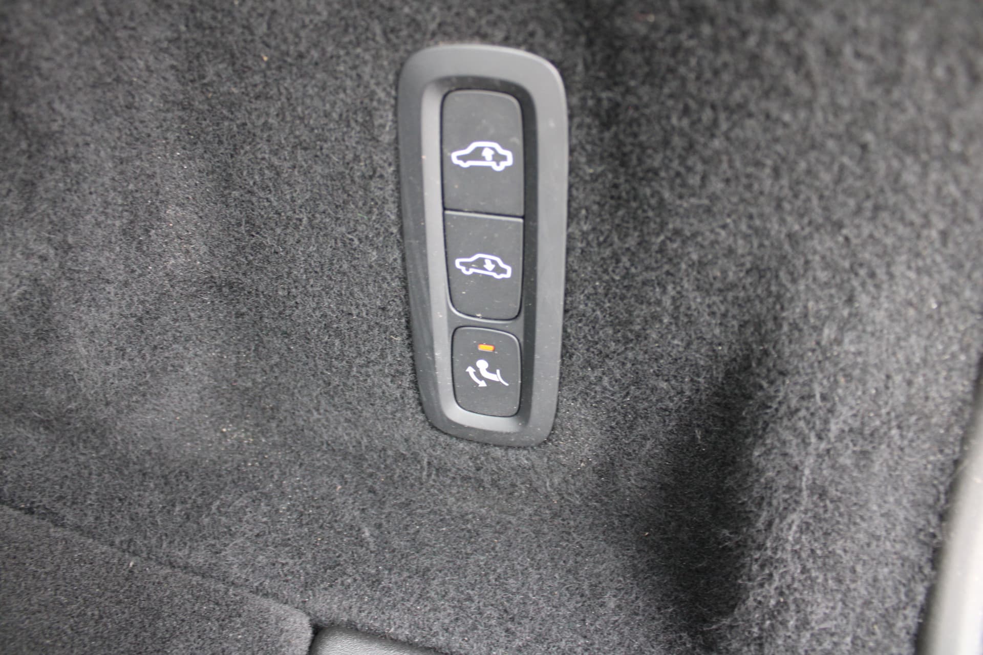 Volvo XC60 T8 Twin Engine AWD Momentum Pro thumbnail 6