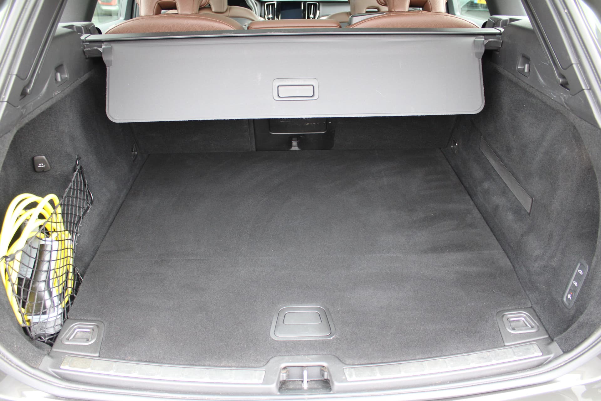 Volvo XC60 T8 Twin Engine AWD Momentum Pro thumbnail 10