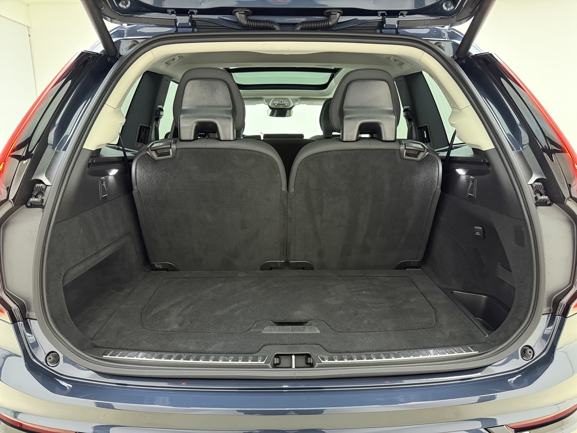 Volvo XC90 T8 455pk AWD Plus Dark / Panorama dak / 360 camera / Lederen dashboard / Geïntegreerd kinderzitje / Harman en kardon audio / thumbnail 15