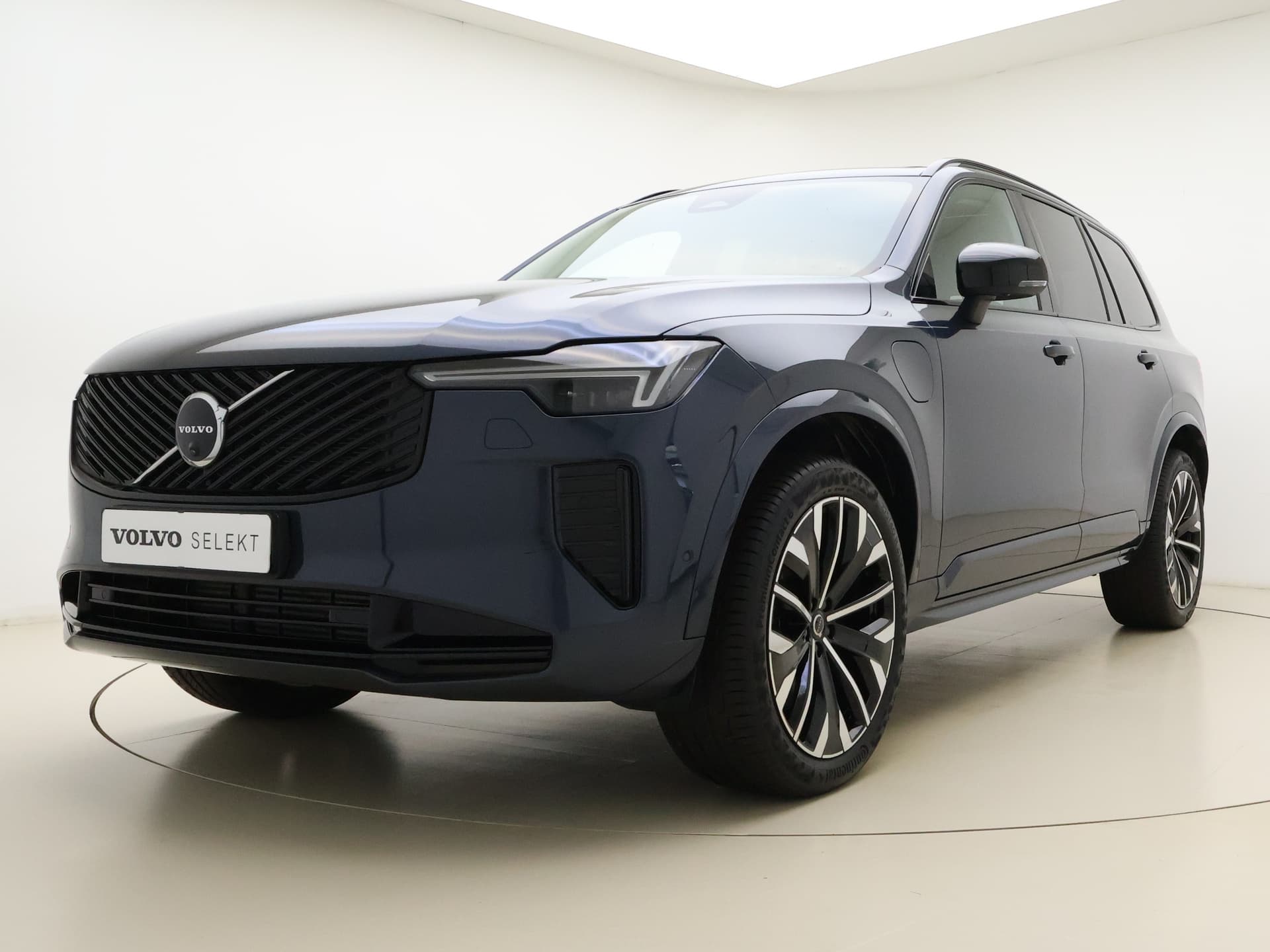 Volvo XC90 T8 455pk AWD Plus Dark / Panorama dak / 360 camera / Lederen dashboard / Geïntegreerd kinderzitje / Harman en kardon audio / thumbnail 24