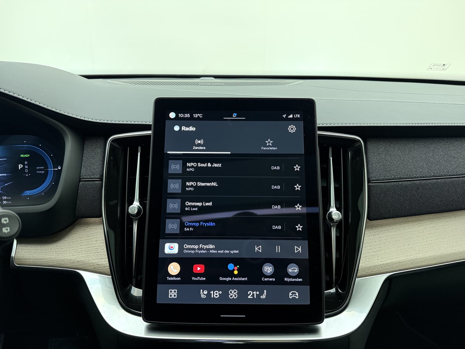 Volvo XC90 T8 455pk AWD Plus Dark / Panorama dak / 360 camera / Lederen dashboard / Geïntegreerd kinderzitje / Harman en kardon audio / thumbnail 28