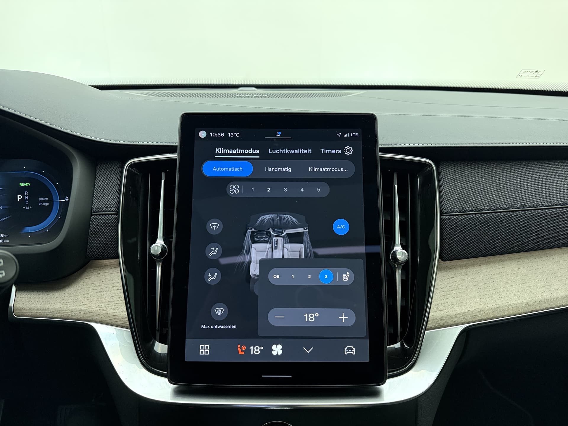 Volvo XC90 T8 455pk AWD Plus Dark / Panorama dak / 360 camera / Lederen dashboard / Geïntegreerd kinderzitje / Harman en kardon audio / thumbnail 33