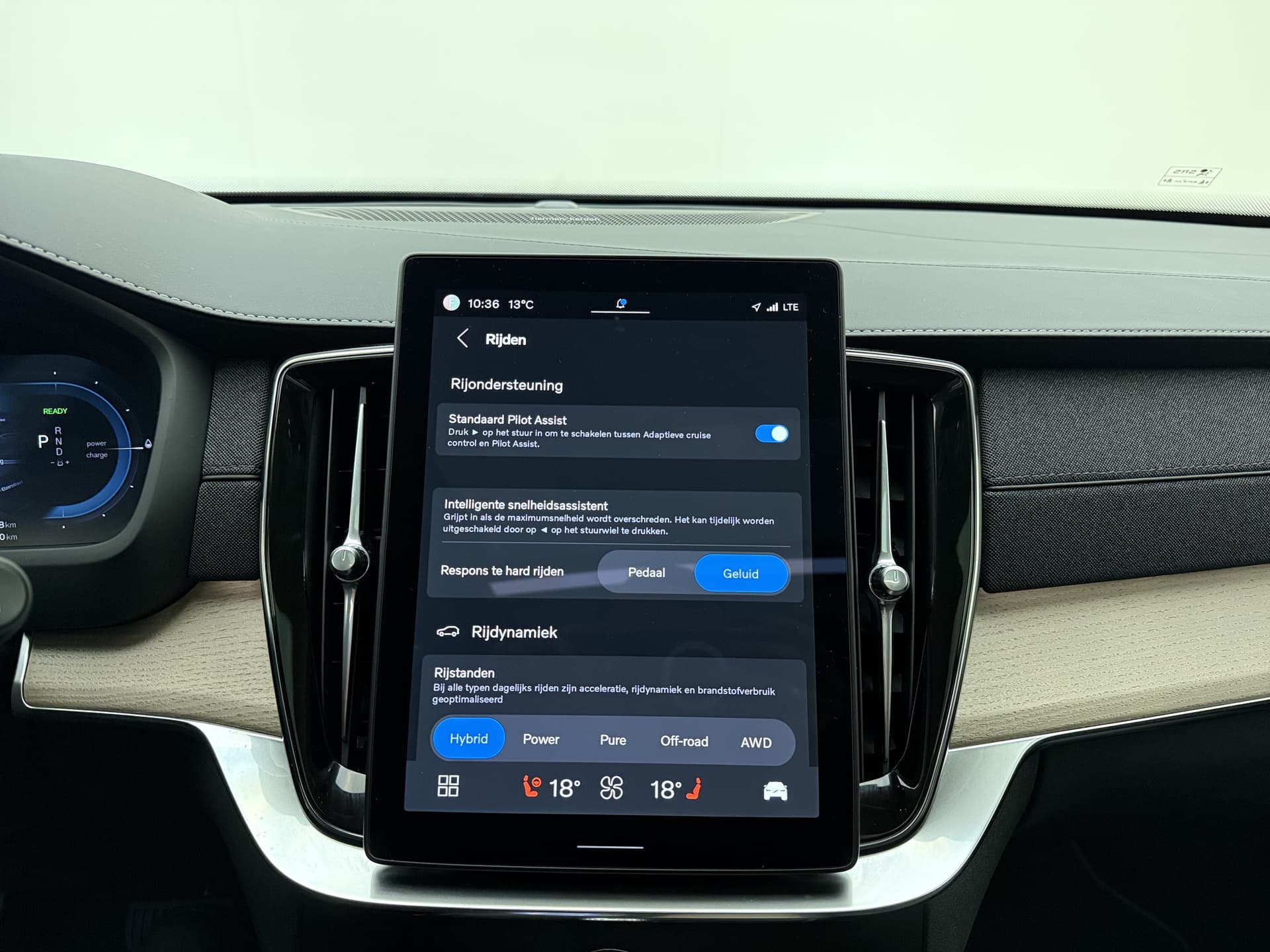 Volvo XC90 T8 455pk AWD Plus Dark / Panorama dak / 360 camera / Lederen dashboard / Geïntegreerd kinderzitje / Harman en kardon audio / thumbnail 36