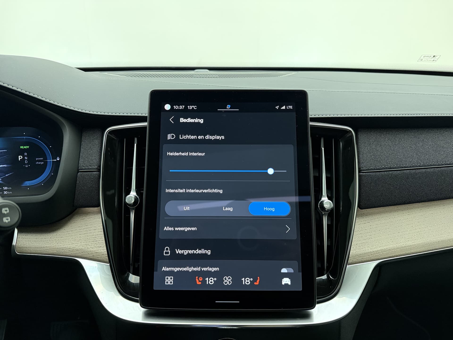 Volvo XC90 T8 455pk AWD Plus Dark / Panorama dak / 360 camera / Lederen dashboard / Geïntegreerd kinderzitje / Harman en kardon audio / thumbnail 37