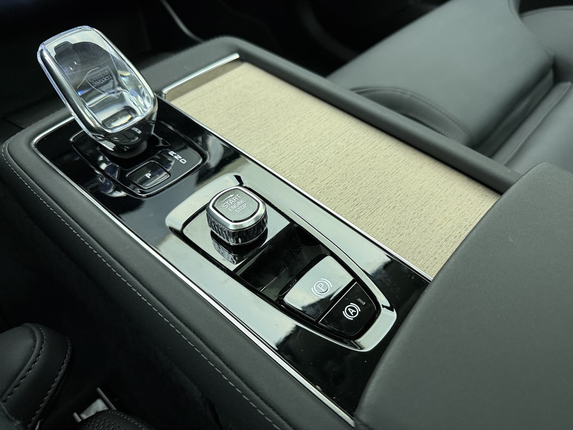 Volvo XC90 T8 455pk AWD Plus Dark / Panorama dak / 360 camera / Lederen dashboard / Geïntegreerd kinderzitje / Harman en kardon audio / thumbnail 42