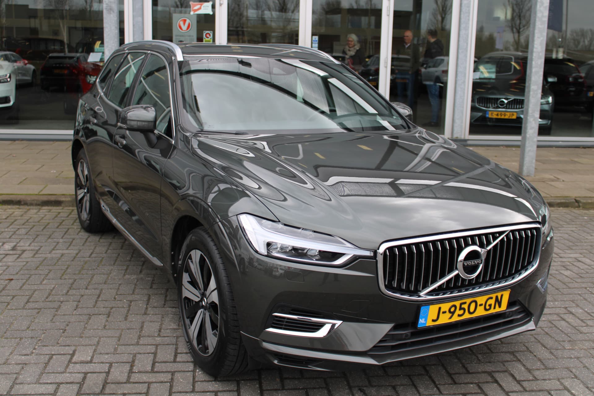 Volvo XC60 T8 Twin Engine AWD Momentum Pro thumbnail 30