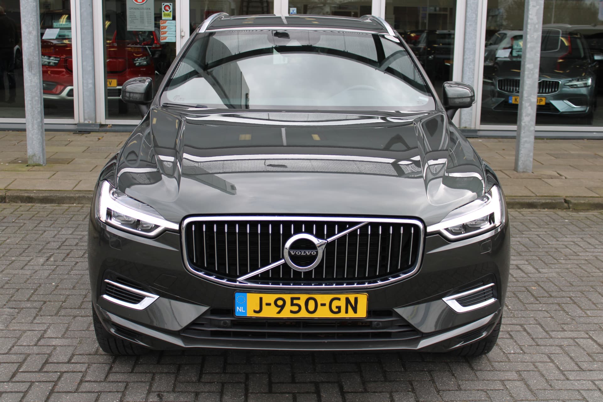 Volvo XC60 T8 Twin Engine AWD Momentum Pro thumbnail 33