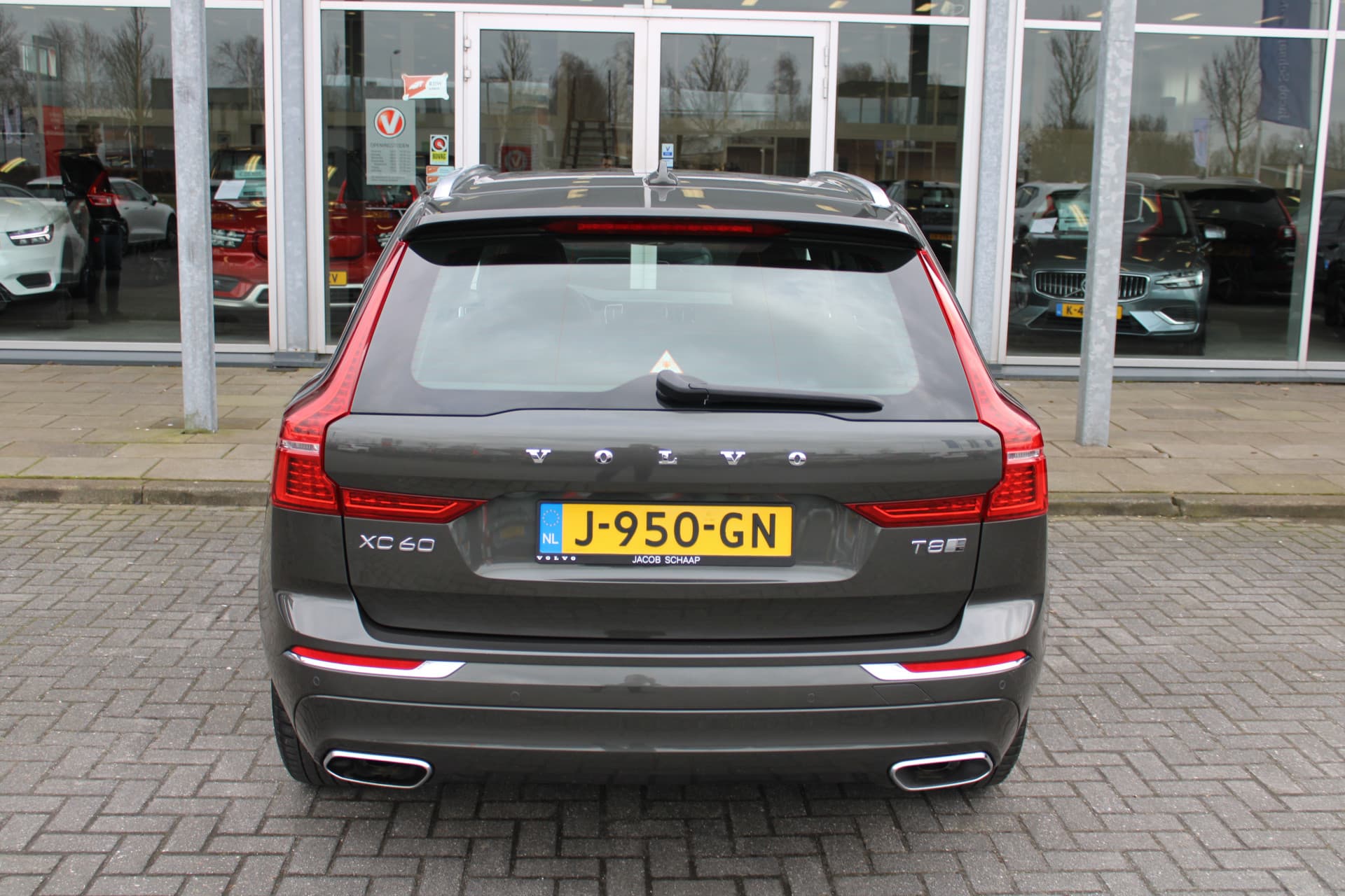 Volvo XC60 T8 Twin Engine AWD Momentum Pro thumbnail 34