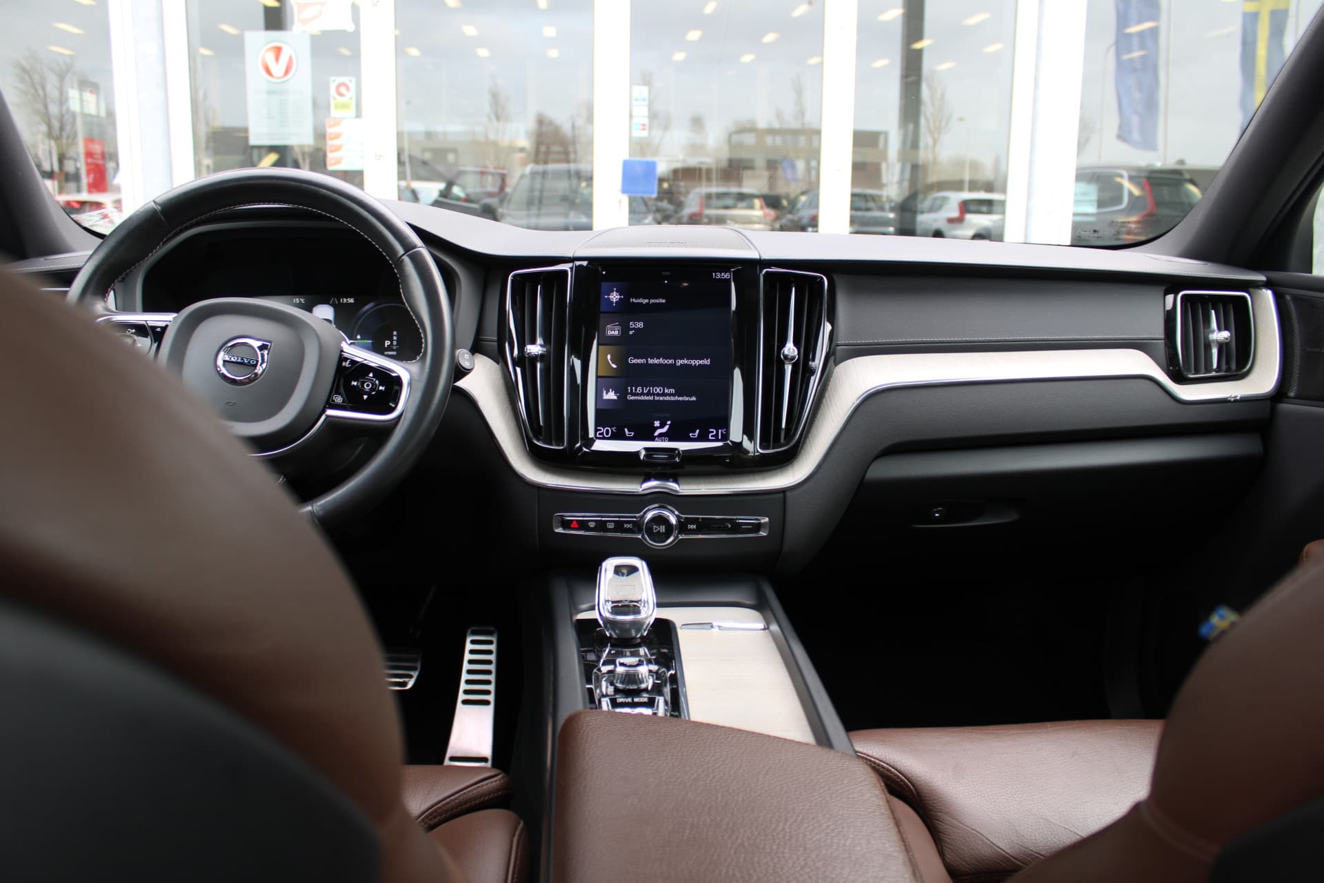 Volvo XC60 T8 Twin Engine AWD Momentum Pro thumbnail 38