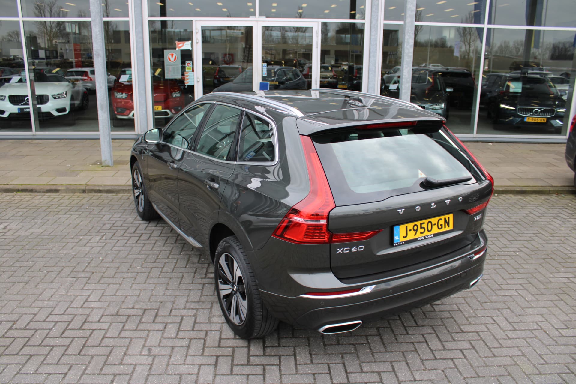 Volvo XC60 T8 Twin Engine AWD Momentum Pro thumbnail 58