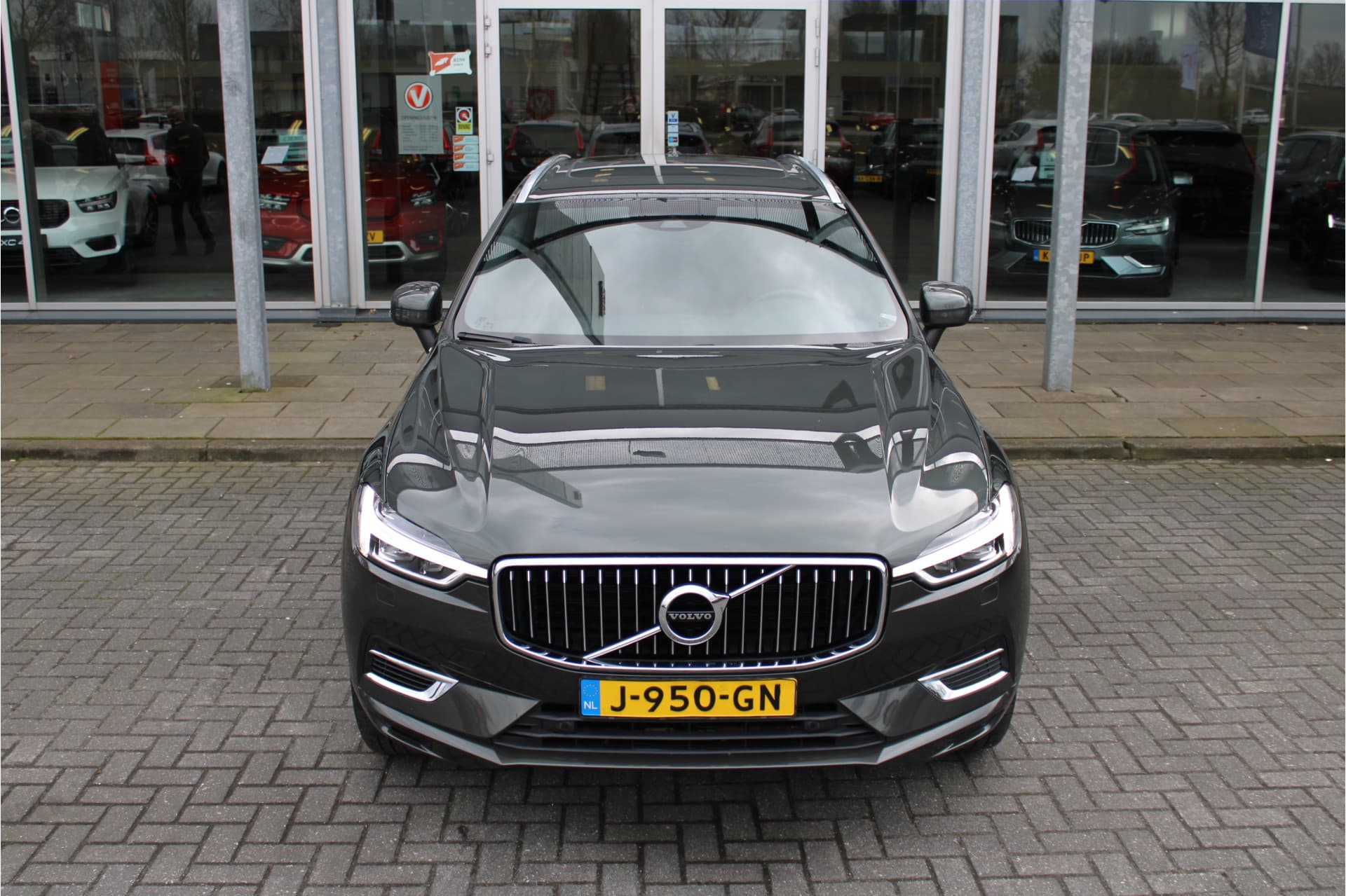 Volvo XC60 T8 Twin Engine AWD Momentum Pro thumbnail 60