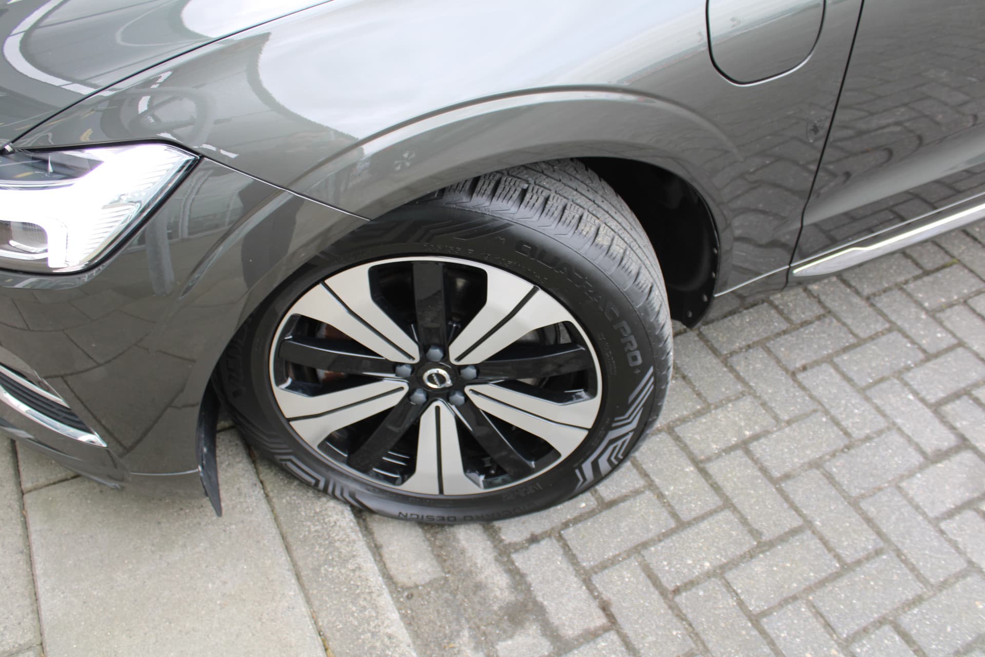 Volvo XC60 T8 Twin Engine AWD Momentum Pro thumbnail 61