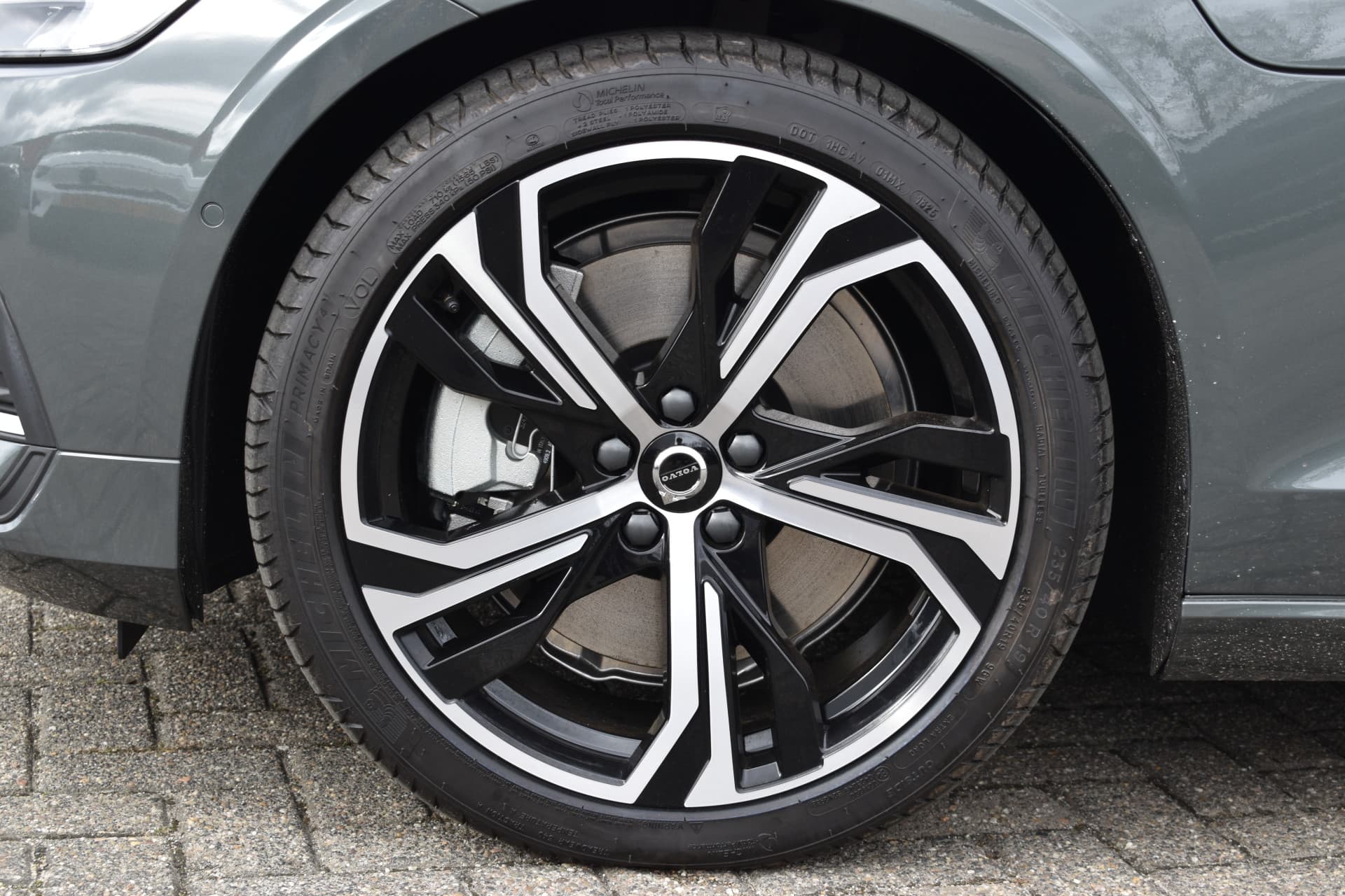 Volvo V60 T6 AWD 350PK Plug-in Hybrid Ultra Dark thumbnail 6