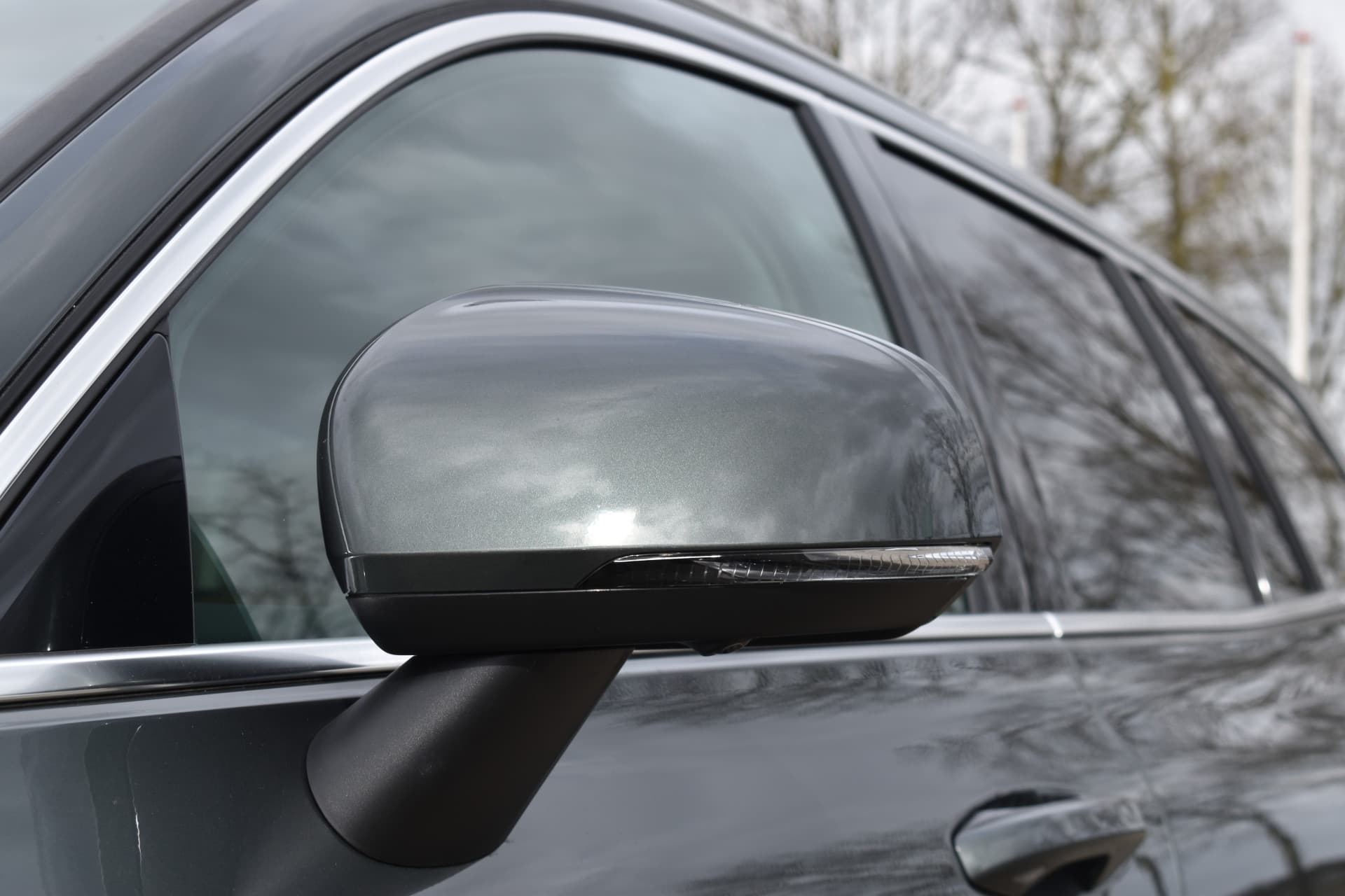 Volvo V60 T6 AWD 350PK Plug-in Hybrid Ultra Dark thumbnail 7