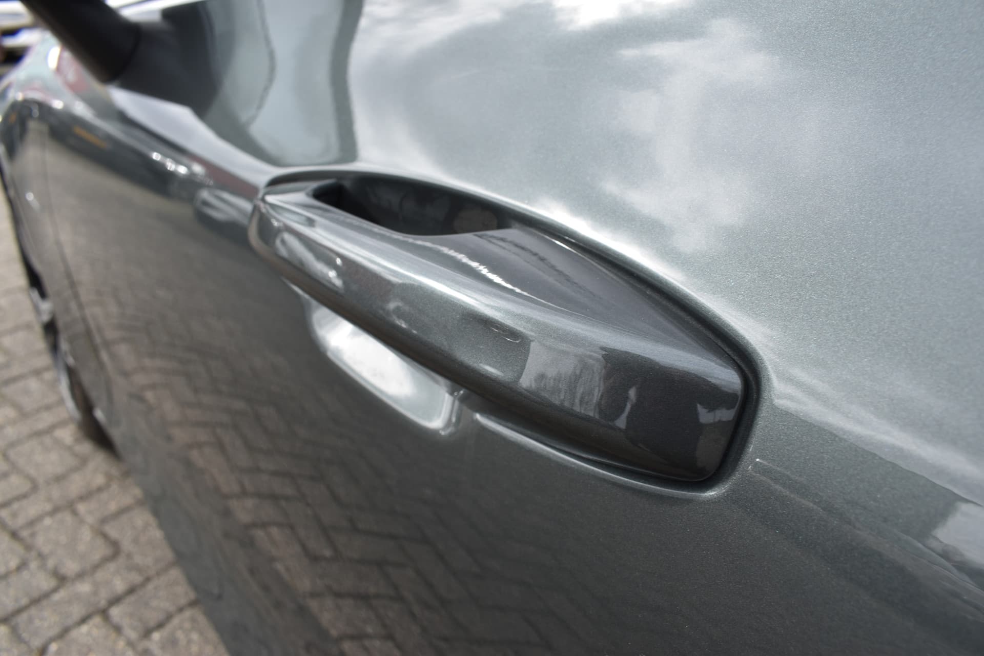 Volvo V60 T6 AWD 350PK Plug-in Hybrid Ultra Dark thumbnail 8