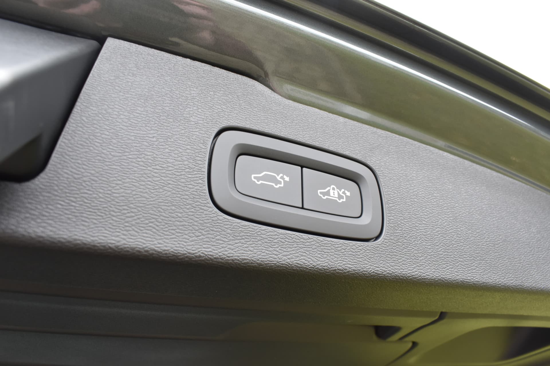 Volvo V60 T6 AWD 350PK Plug-in Hybrid Ultra Dark thumbnail 14