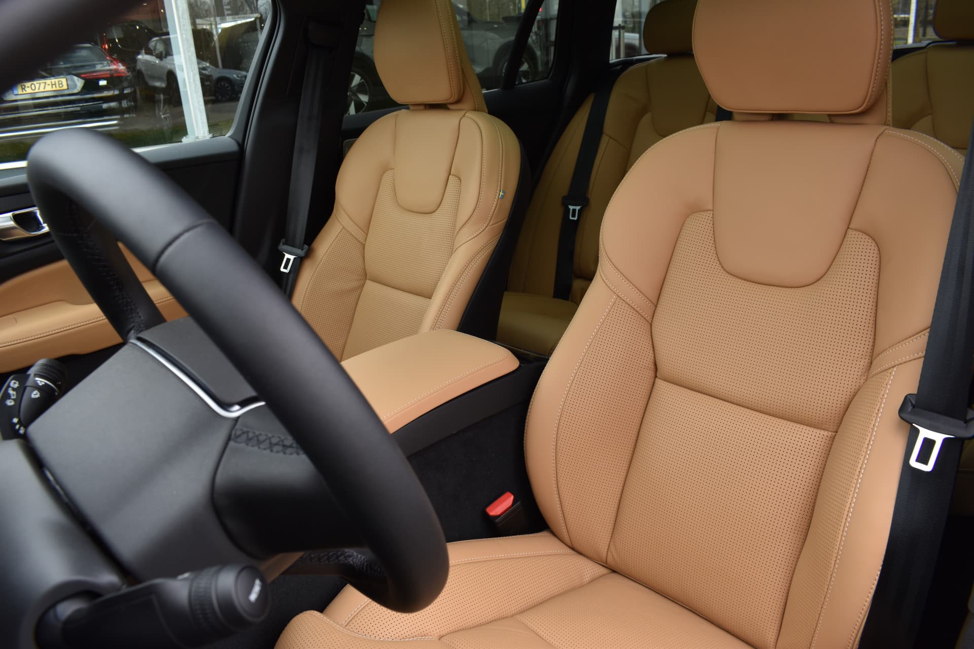 Volvo V60 T6 AWD 350PK Plug-in Hybrid Ultra Dark thumbnail 21