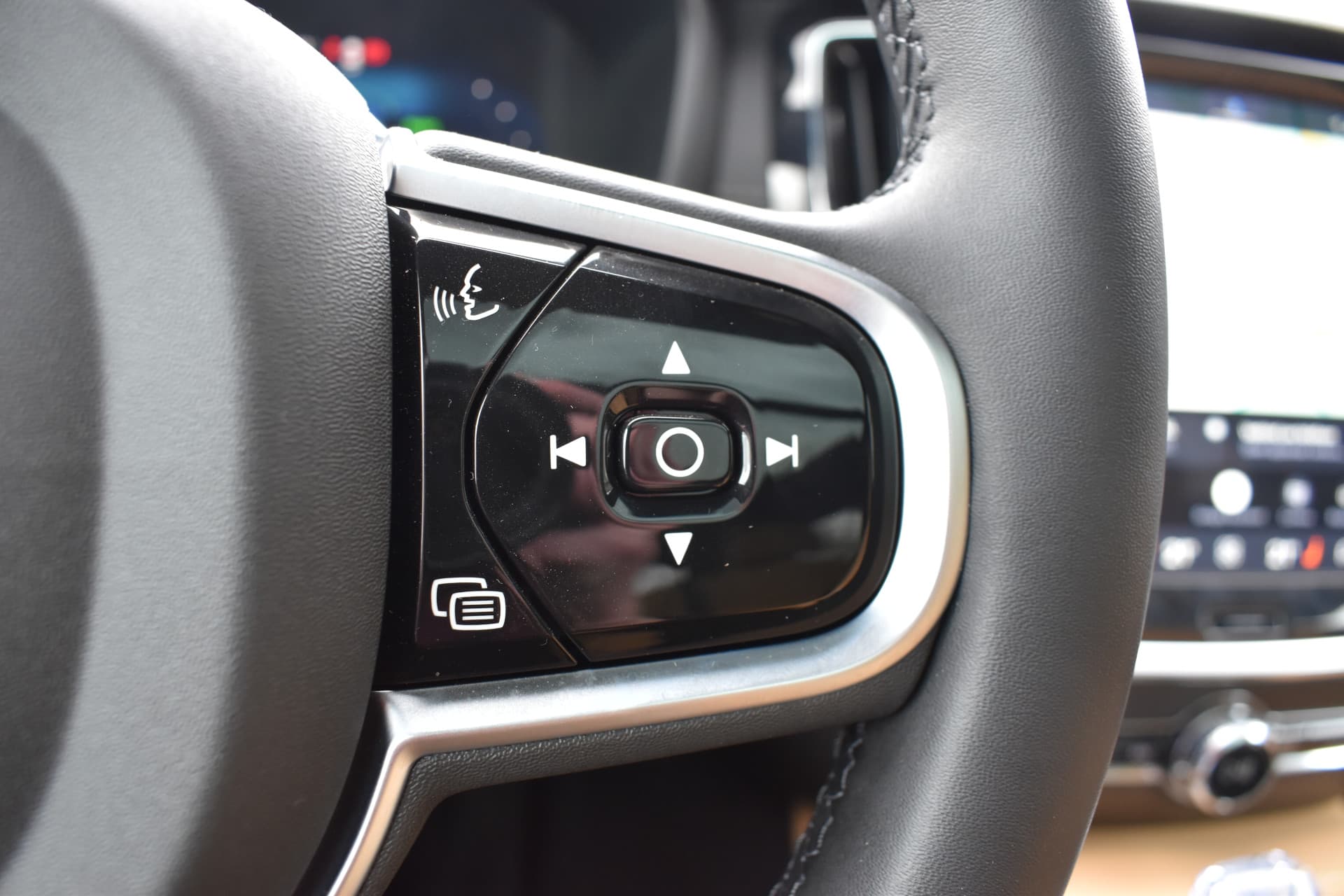 Volvo V60 T6 AWD 350PK Plug-in Hybrid Ultra Dark thumbnail 38