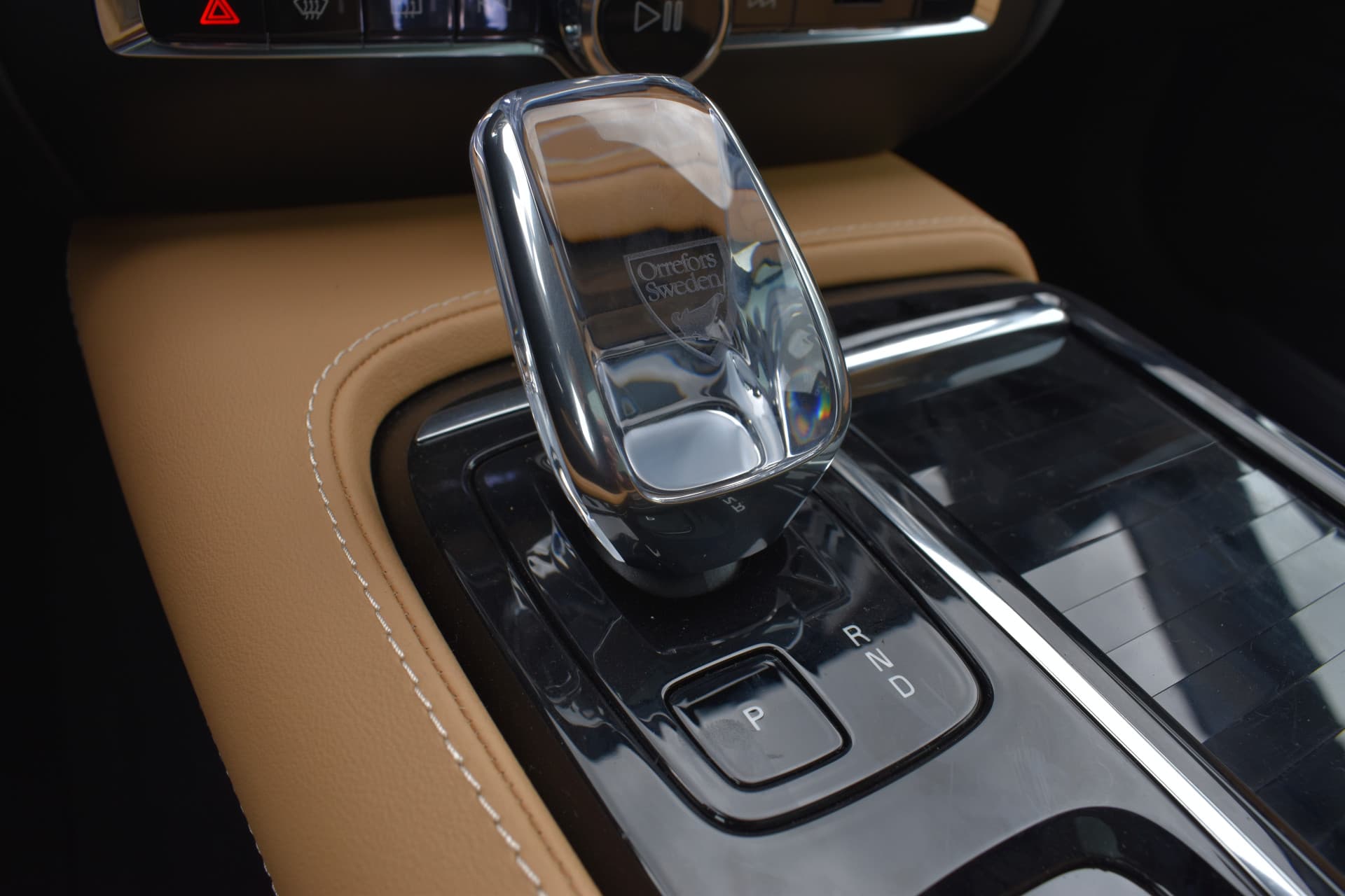 Volvo V60 T6 AWD 350PK Plug-in Hybrid Ultra Dark thumbnail 43