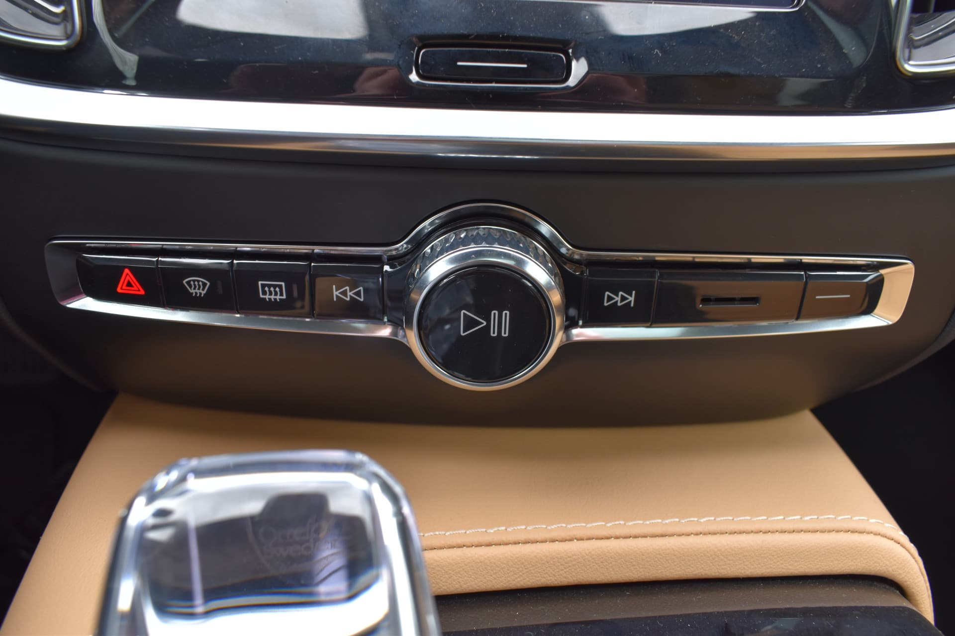 Volvo V60 T6 AWD 350PK Plug-in Hybrid Ultra Dark thumbnail 44