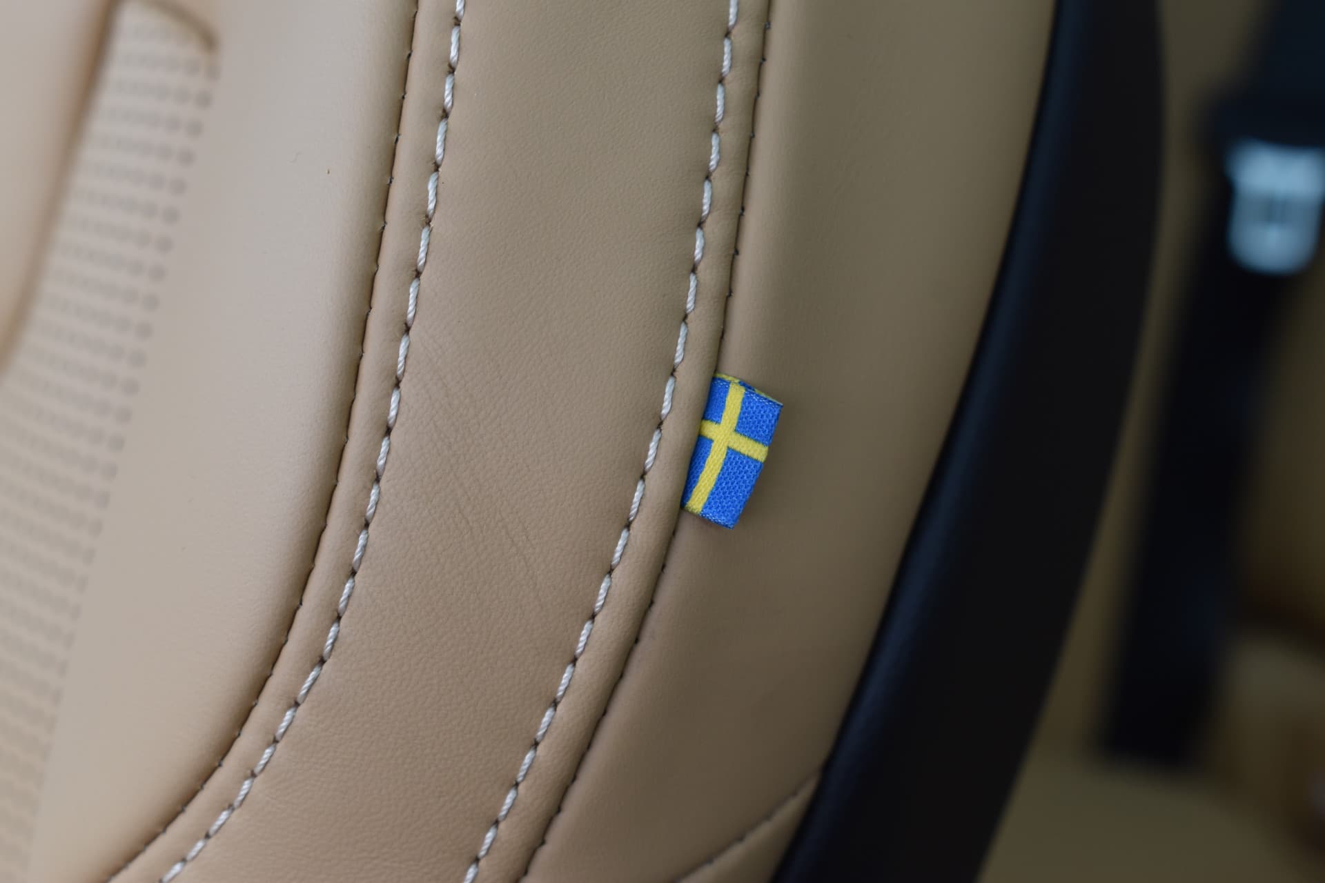 Volvo V60 T6 AWD 350PK Plug-in Hybrid Ultra Dark thumbnail 53