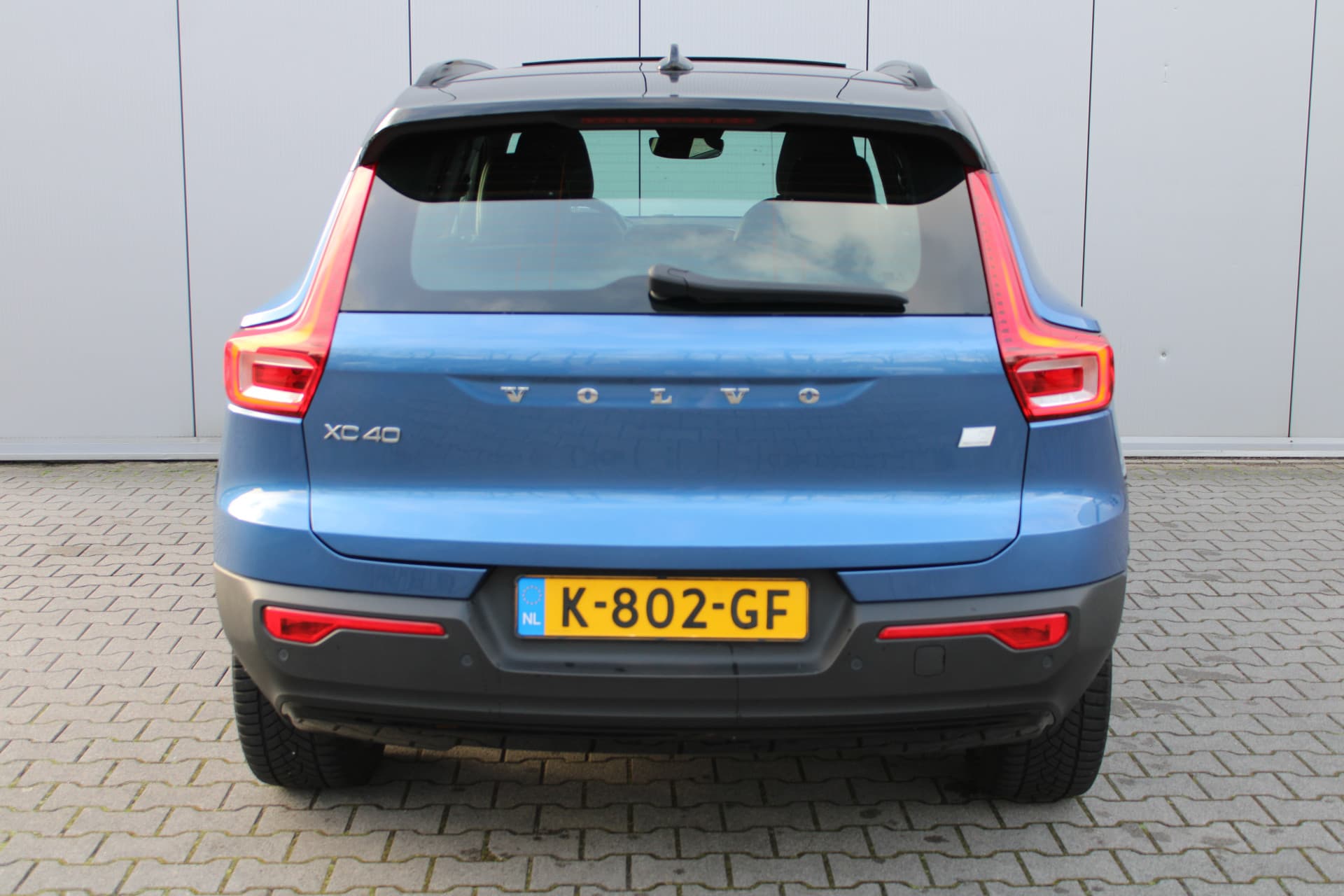 Volvo XC40 Recharge P8 AWD R-Design thumbnail 8