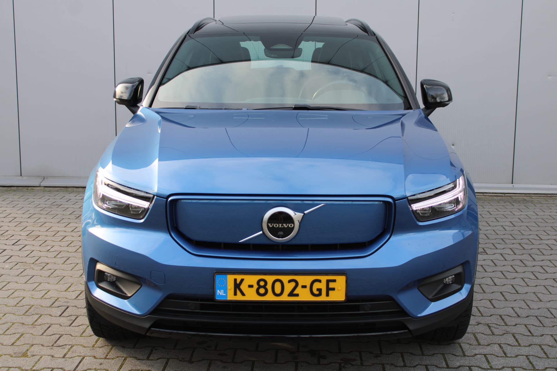 Volvo XC40 Recharge P8 AWD R-Design thumbnail 9