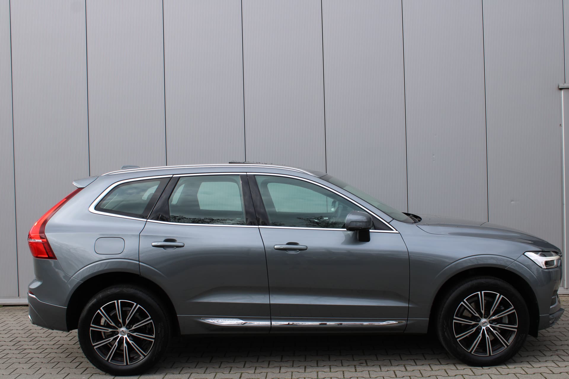 Volvo XC60 T5 Inscription thumbnail 3