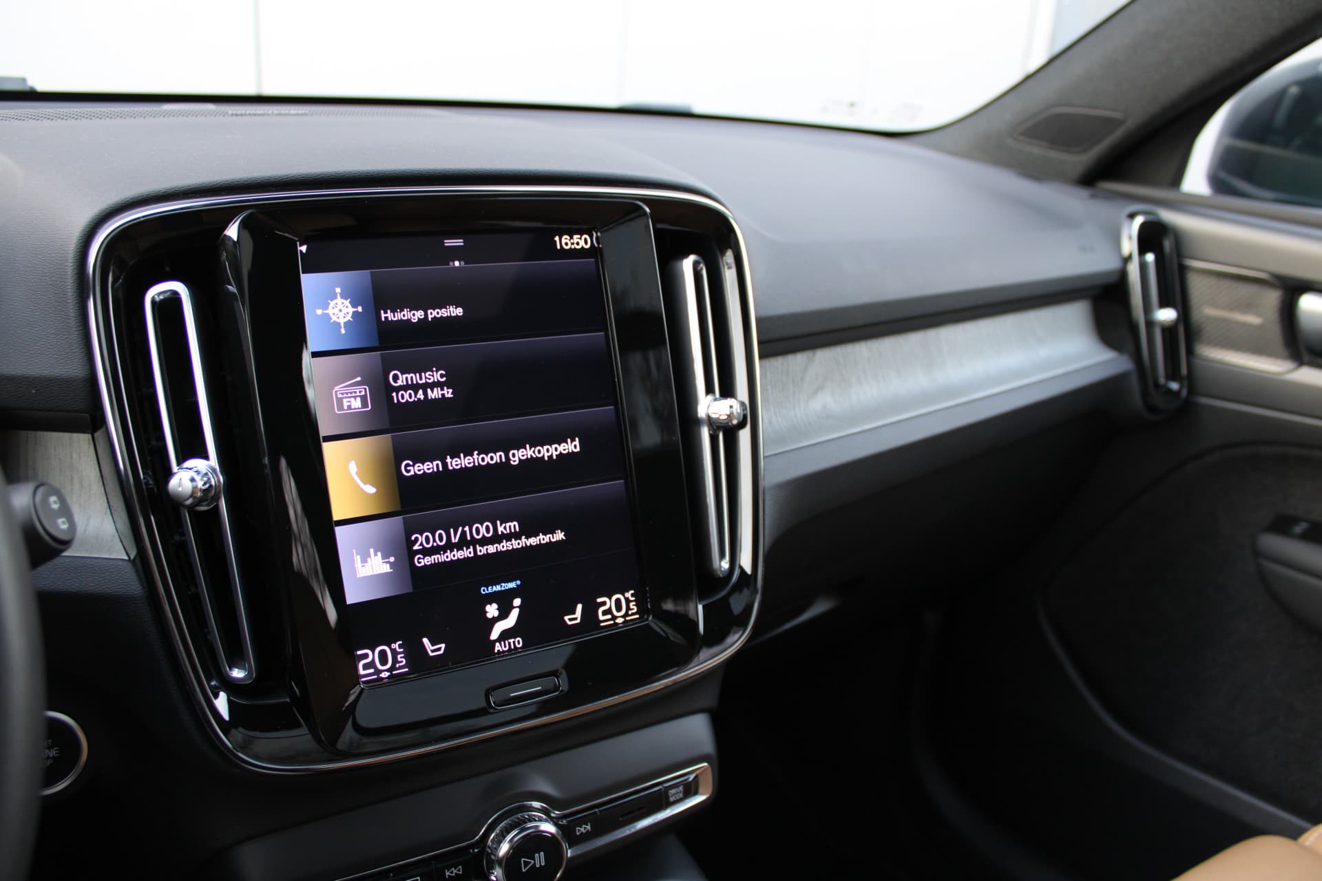 Volvo XC40 T4 Recharge Inscription thumbnail 27