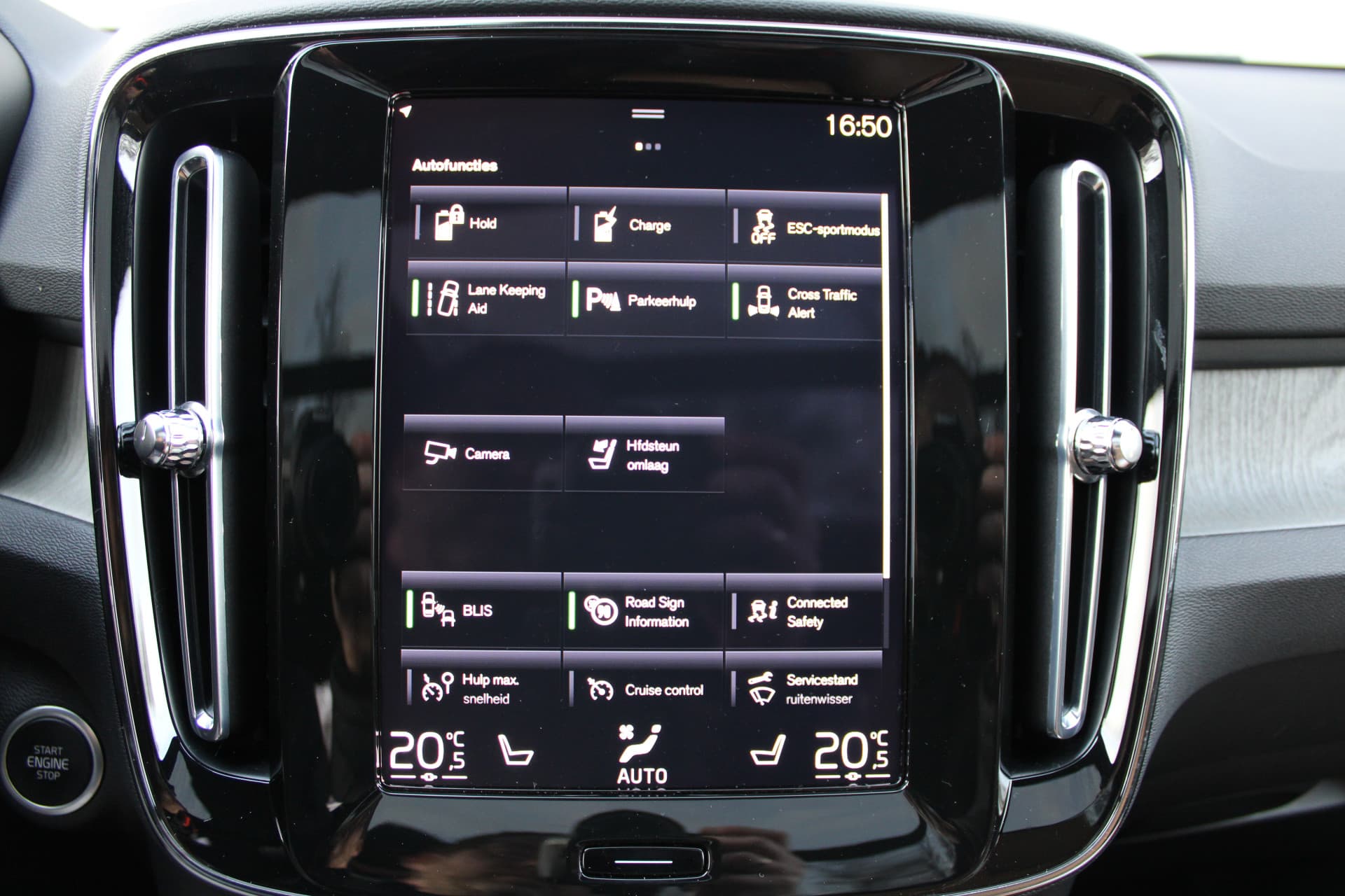 Volvo XC40 T4 Recharge Inscription thumbnail 29