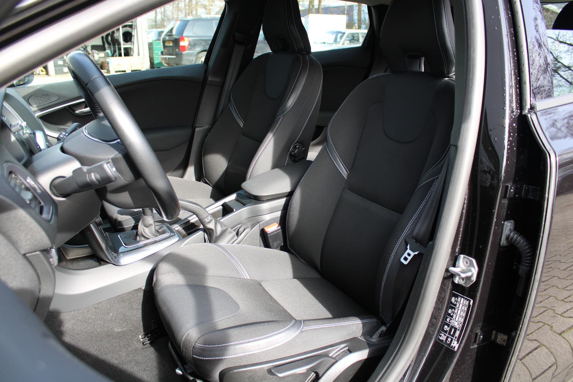 Volvo V40 T3 Nordic+ thumbnail 4