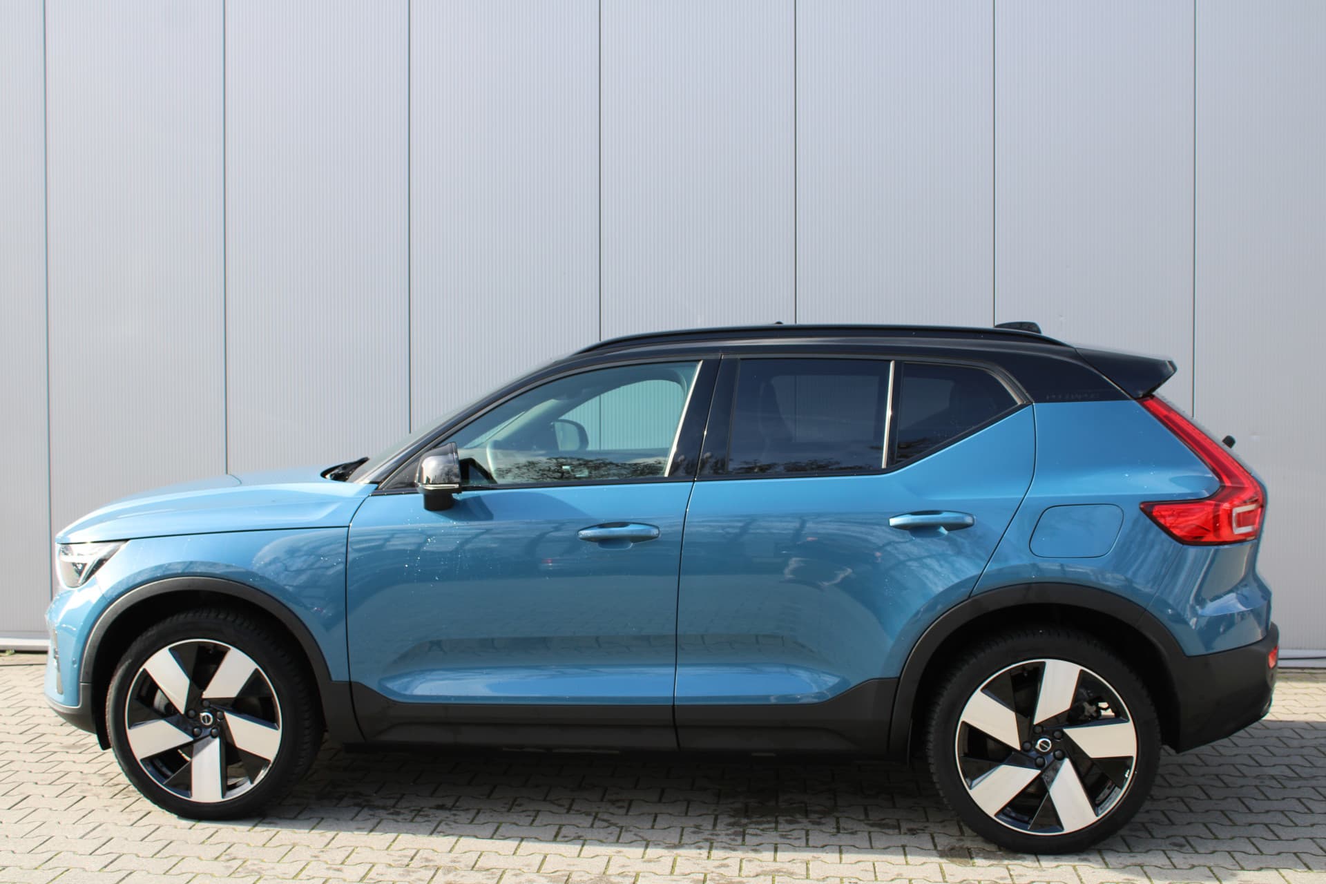 Volvo XC40 Recharge Plus thumbnail 7