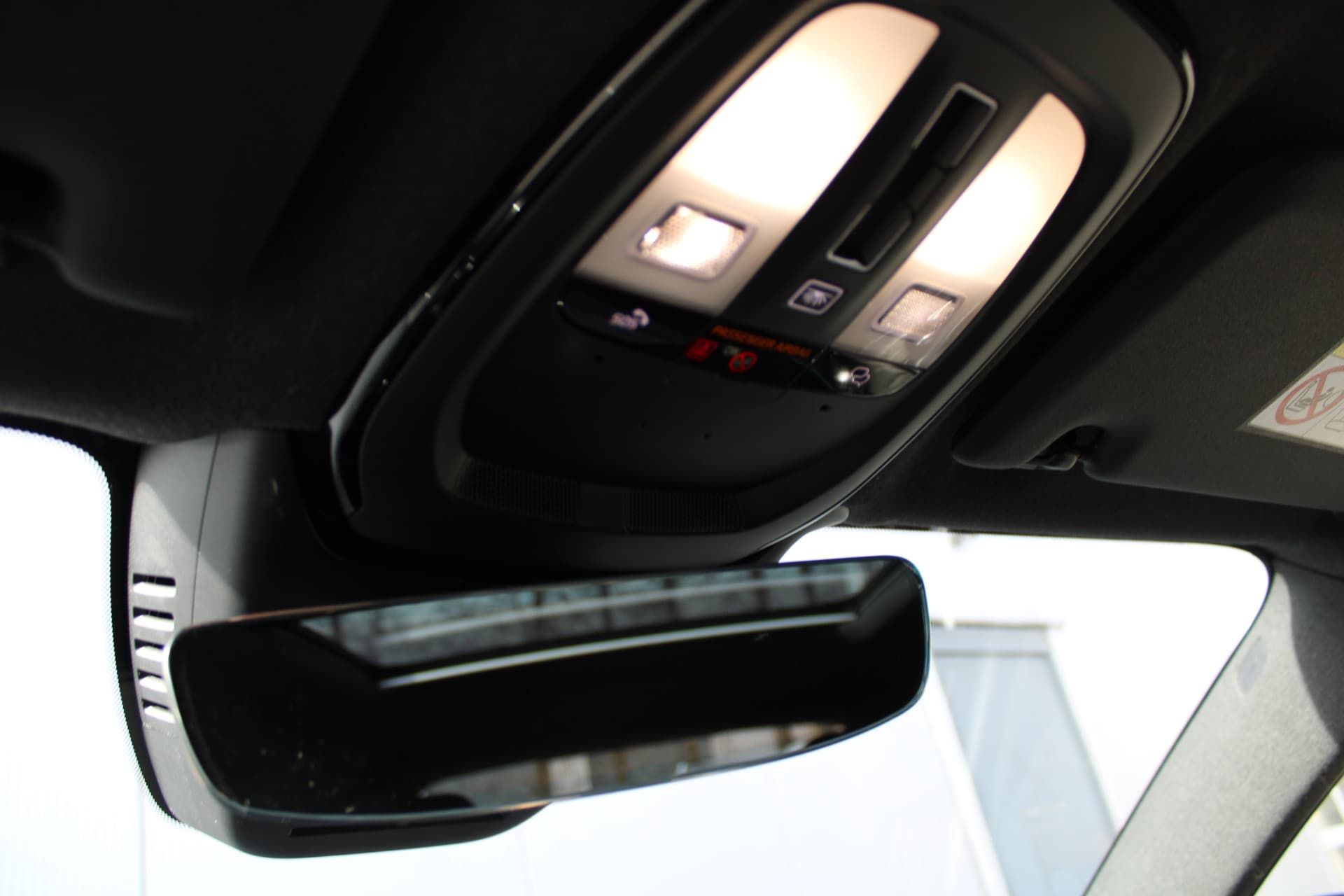 Volvo XC40 Recharge Plus thumbnail 23