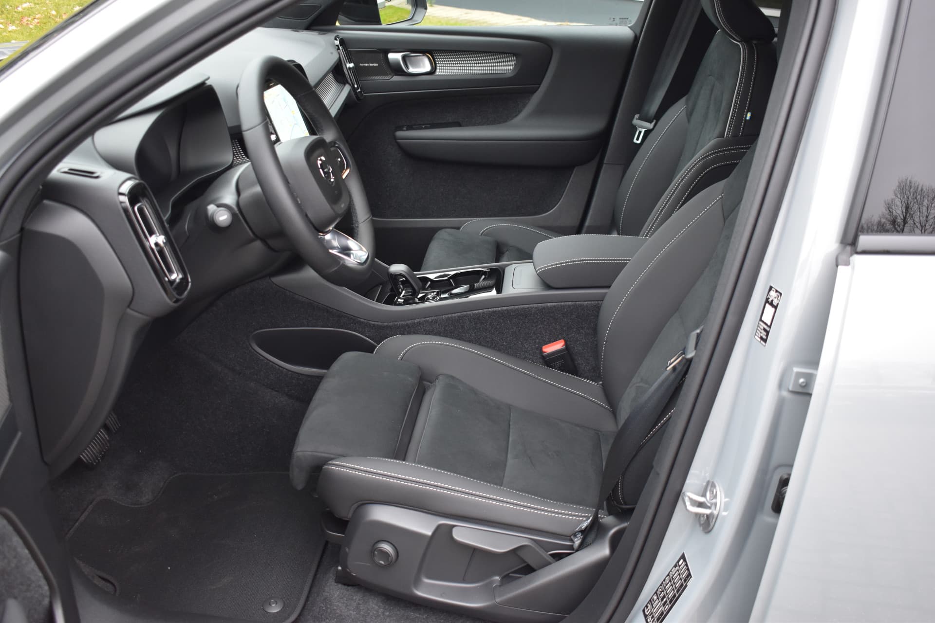 Volvo EX40 Extended Range 252PK Plus Black Ed. 82 kWh thumbnail 15