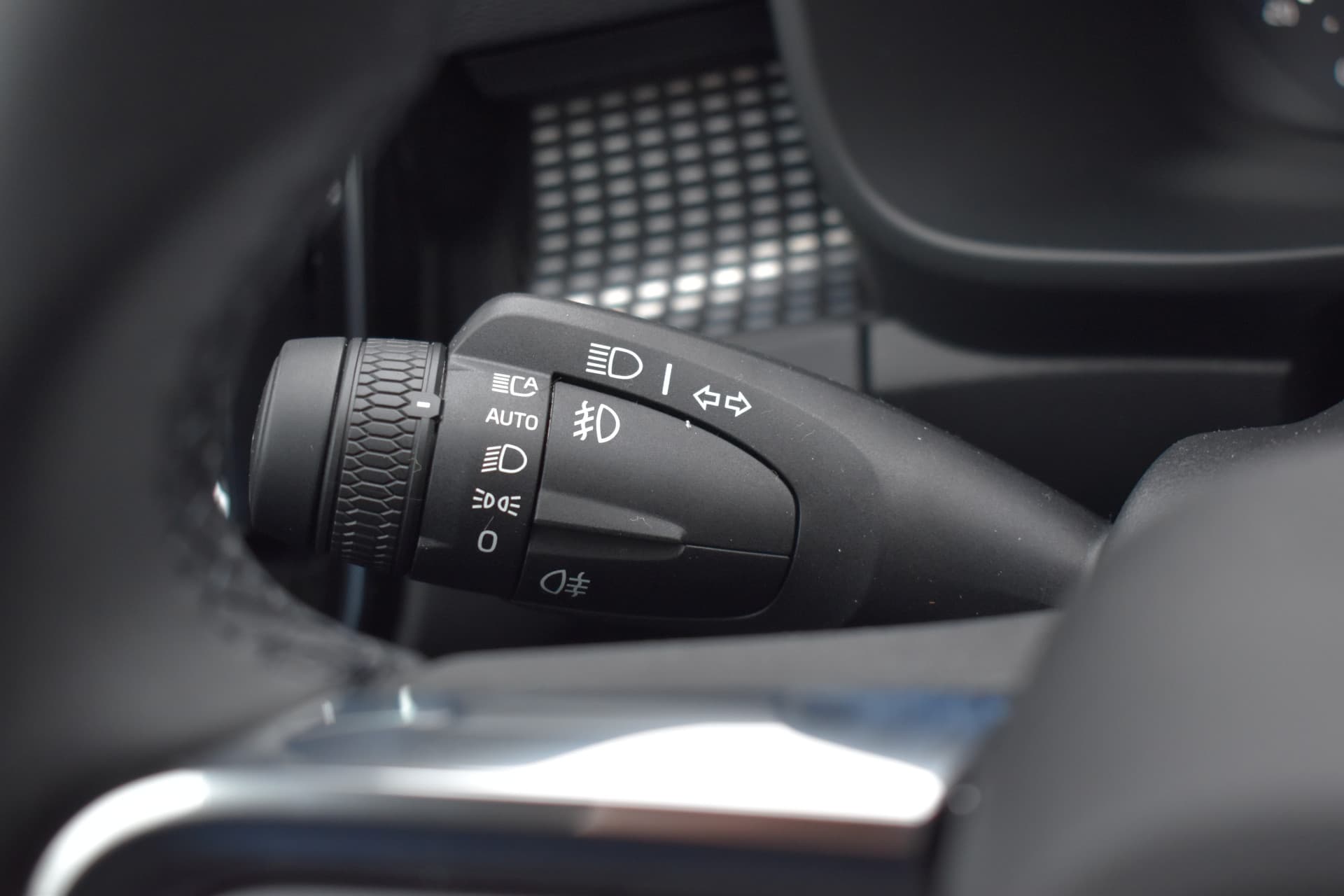 Volvo EX40 Extended Range 252PK Plus Black Ed. 82 kWh thumbnail 23