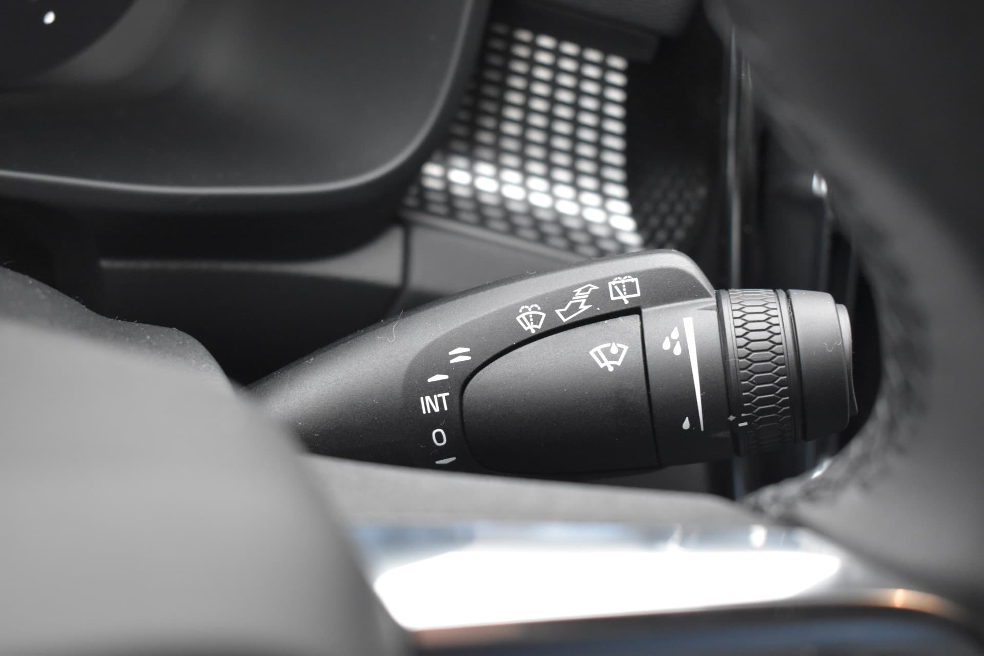 Volvo EX40 Extended Range 252PK Plus Black Ed. 82 kWh thumbnail 24