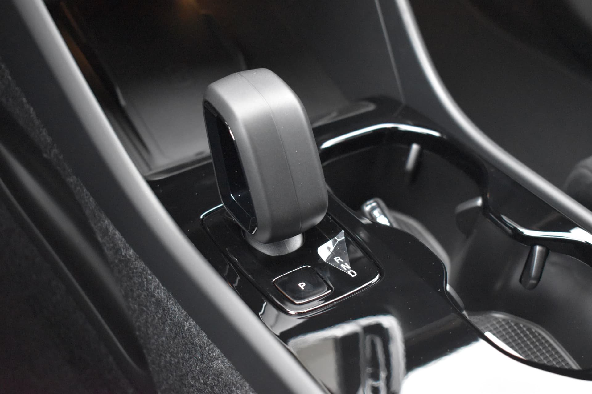 Volvo EX40 Extended Range 252PK Plus Black Ed. 82 kWh thumbnail 27