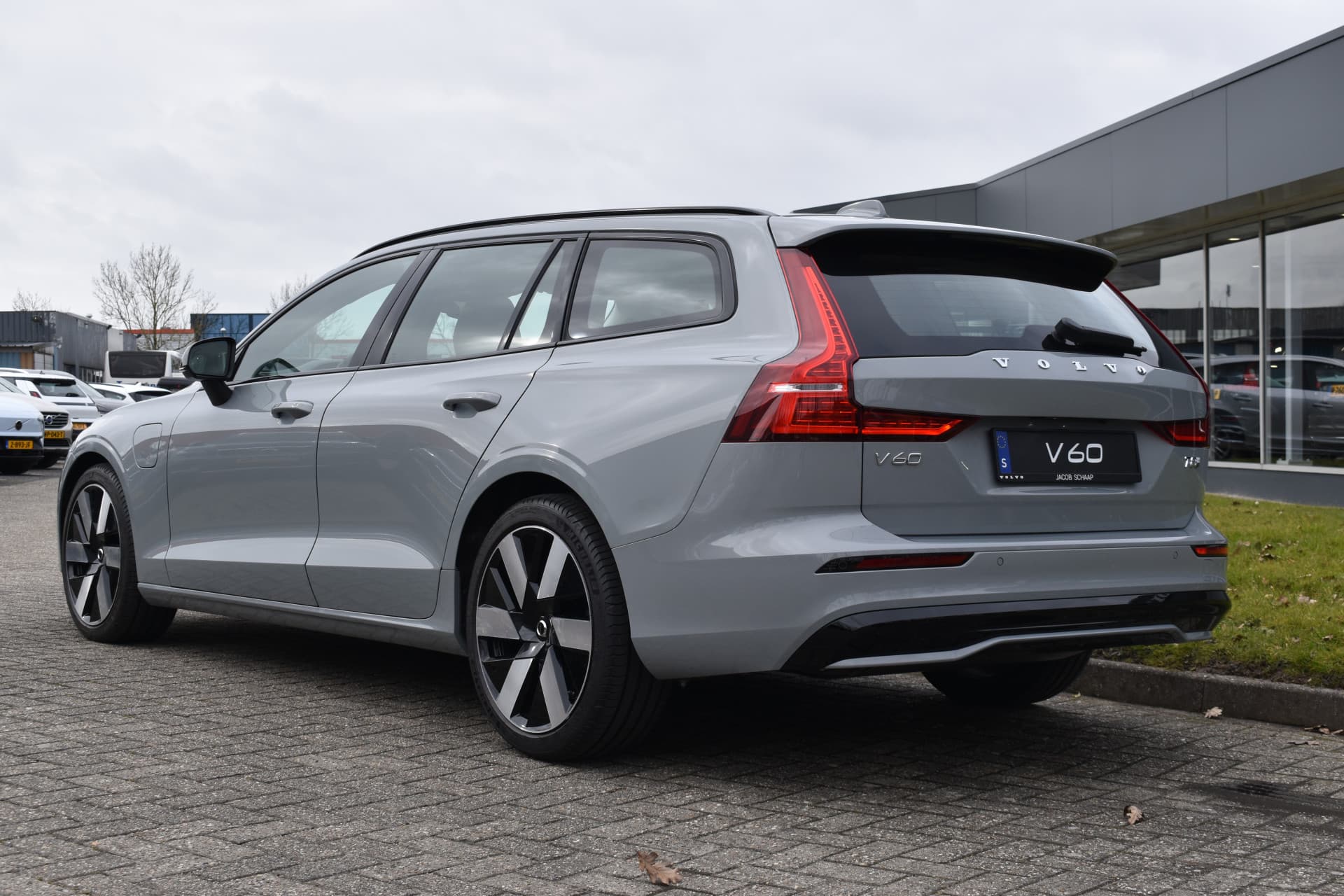 Volvo V60 T8 AWD 455PK Plug-in Hybrid Plus Perform. Ed. Dark thumbnail 7