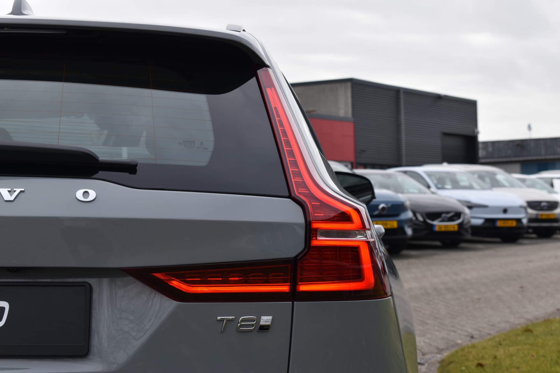 Volvo V60 T8 AWD 455PK Plug-in Hybrid Plus Perform. Ed. Dark thumbnail 14