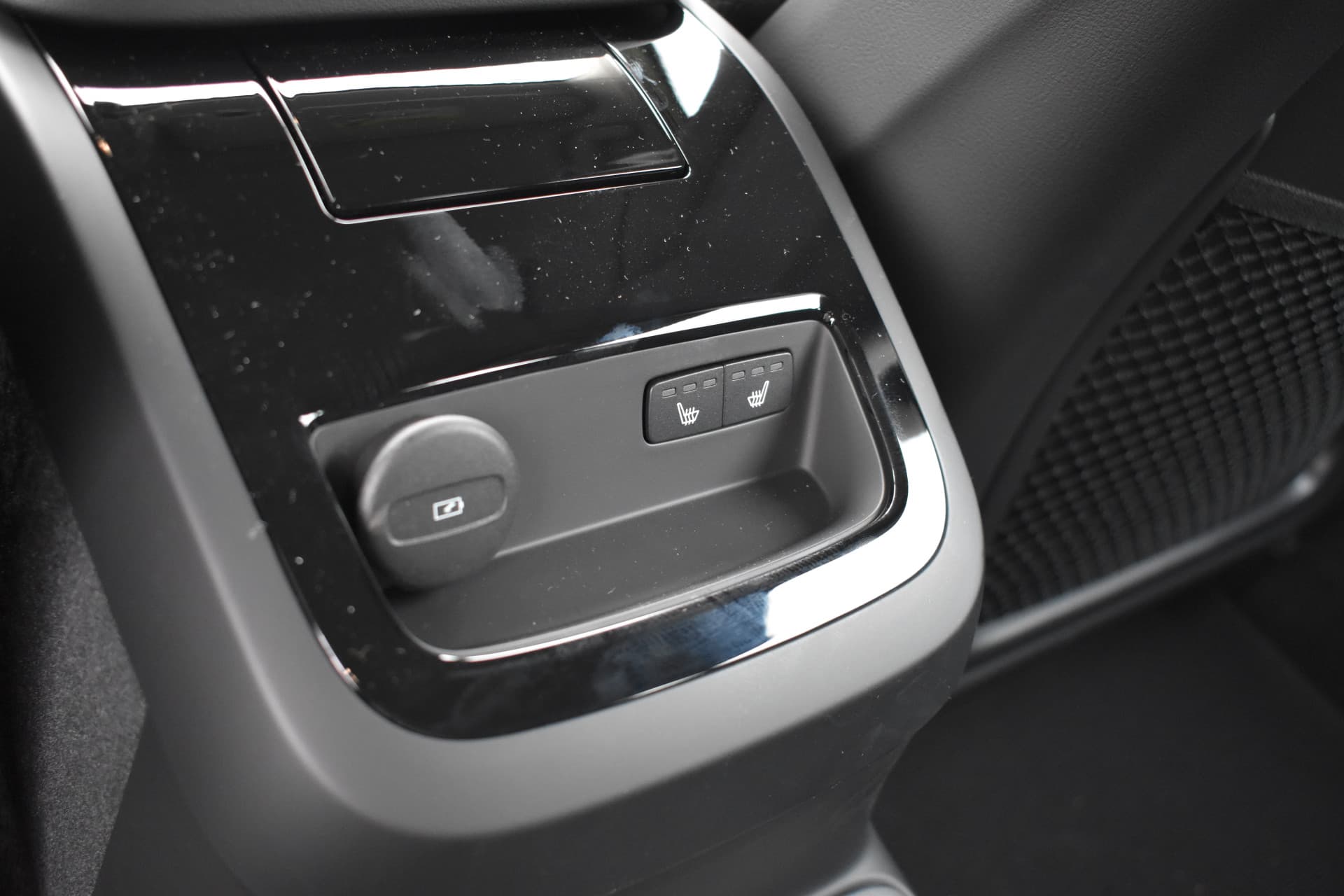 Volvo V60 T8 AWD 455PK Plug-in Hybrid Plus Perform. Ed. Dark thumbnail 22