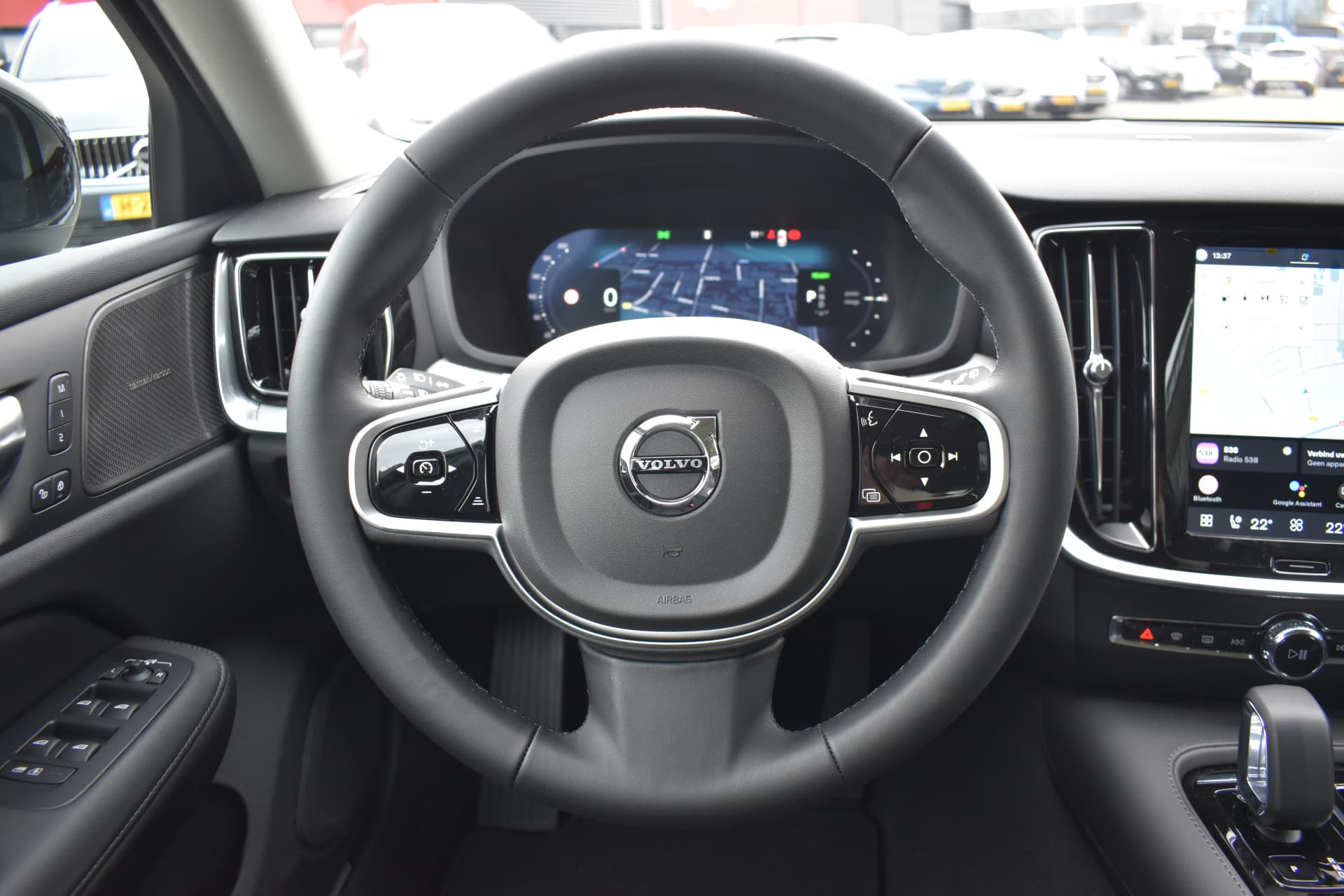 Volvo V60 T8 AWD 455PK Plug-in Hybrid Plus Perform. Ed. Dark thumbnail 25