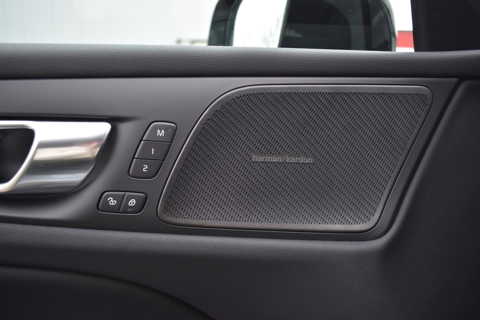 Volvo V60 T8 AWD 455PK Plug-in Hybrid Plus Perform. Ed. Dark thumbnail 26