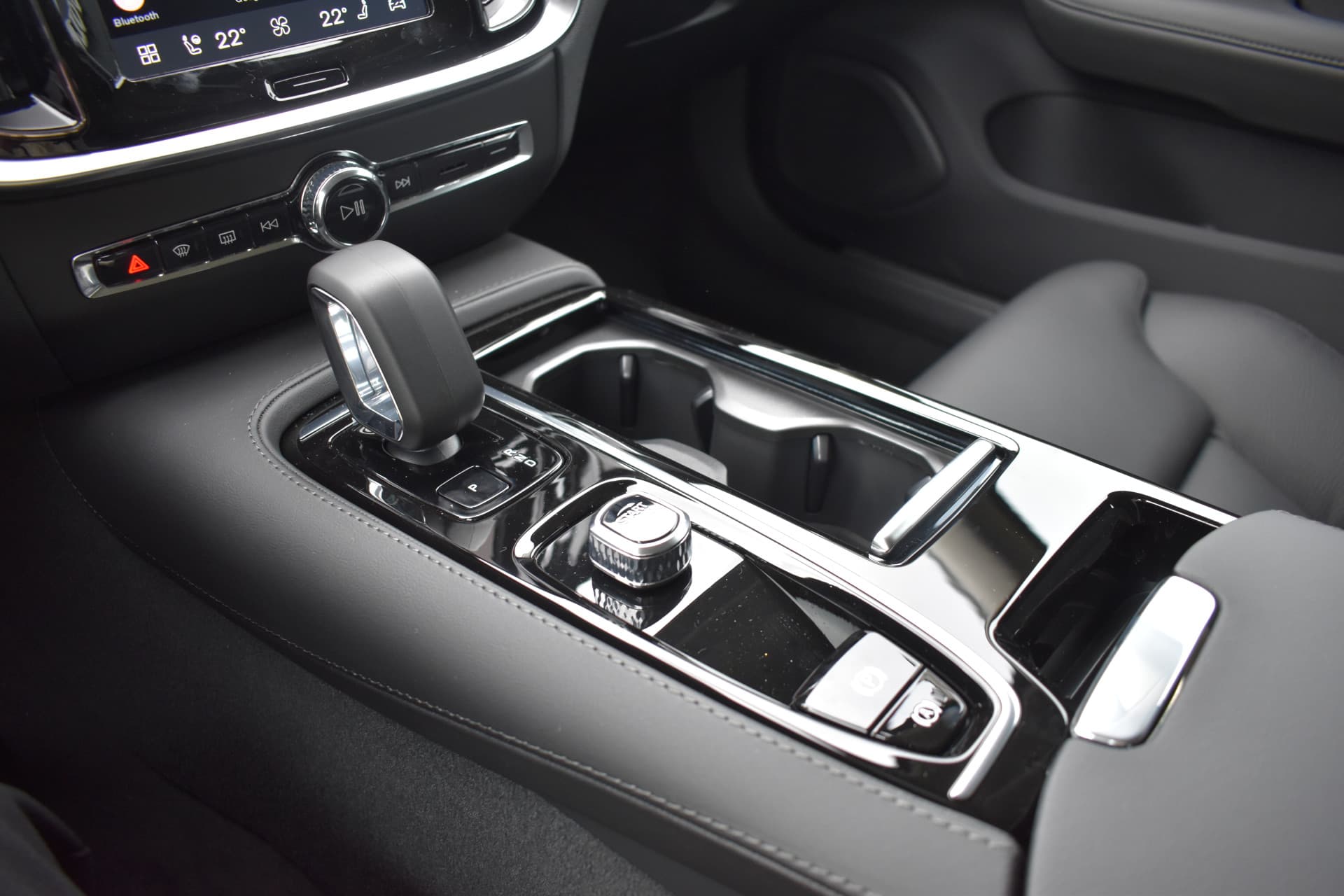 Volvo V60 T8 AWD 455PK Plug-in Hybrid Plus Perform. Ed. Dark thumbnail 35