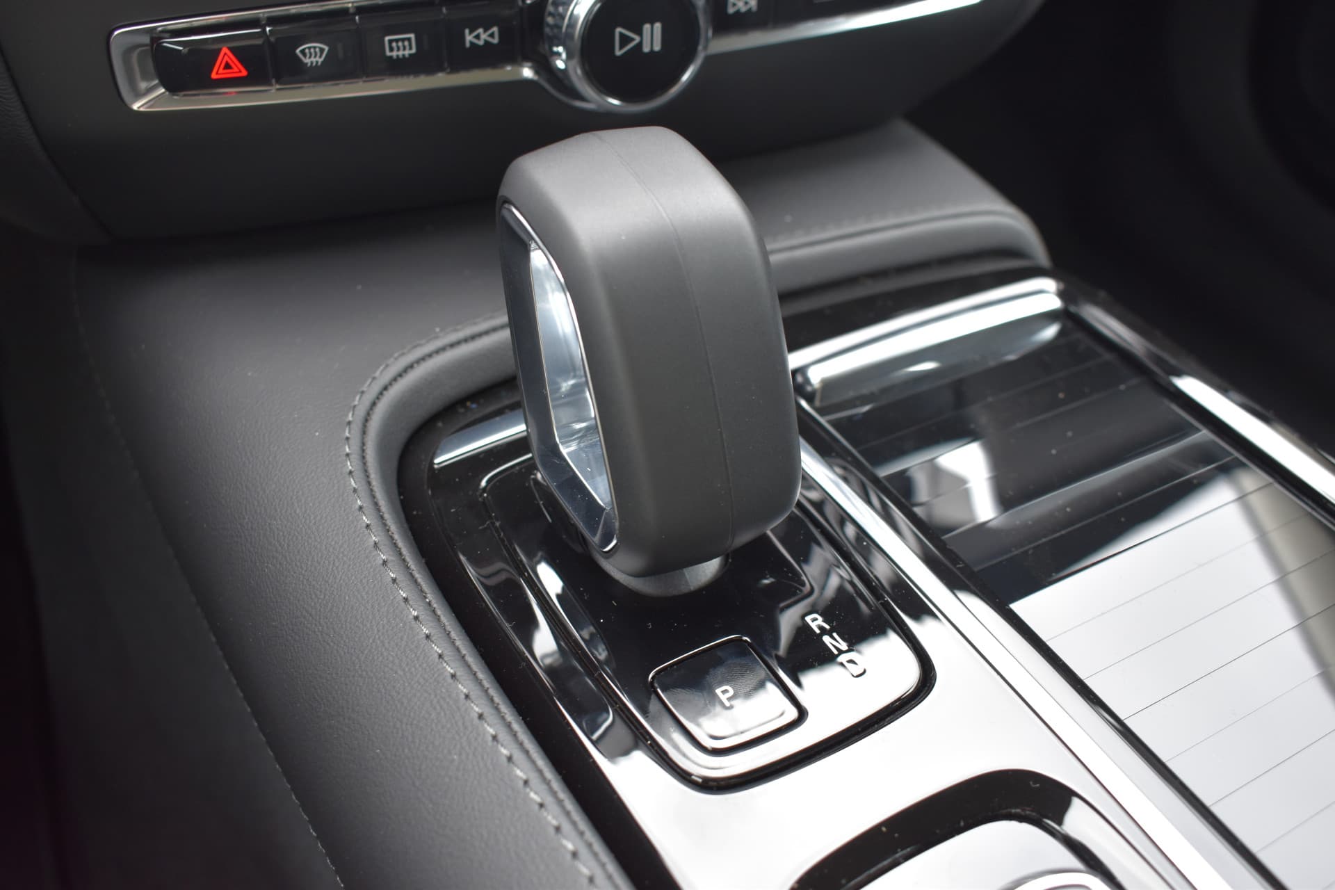 Volvo V60 T8 AWD 455PK Plug-in Hybrid Plus Perform. Ed. Dark thumbnail 37