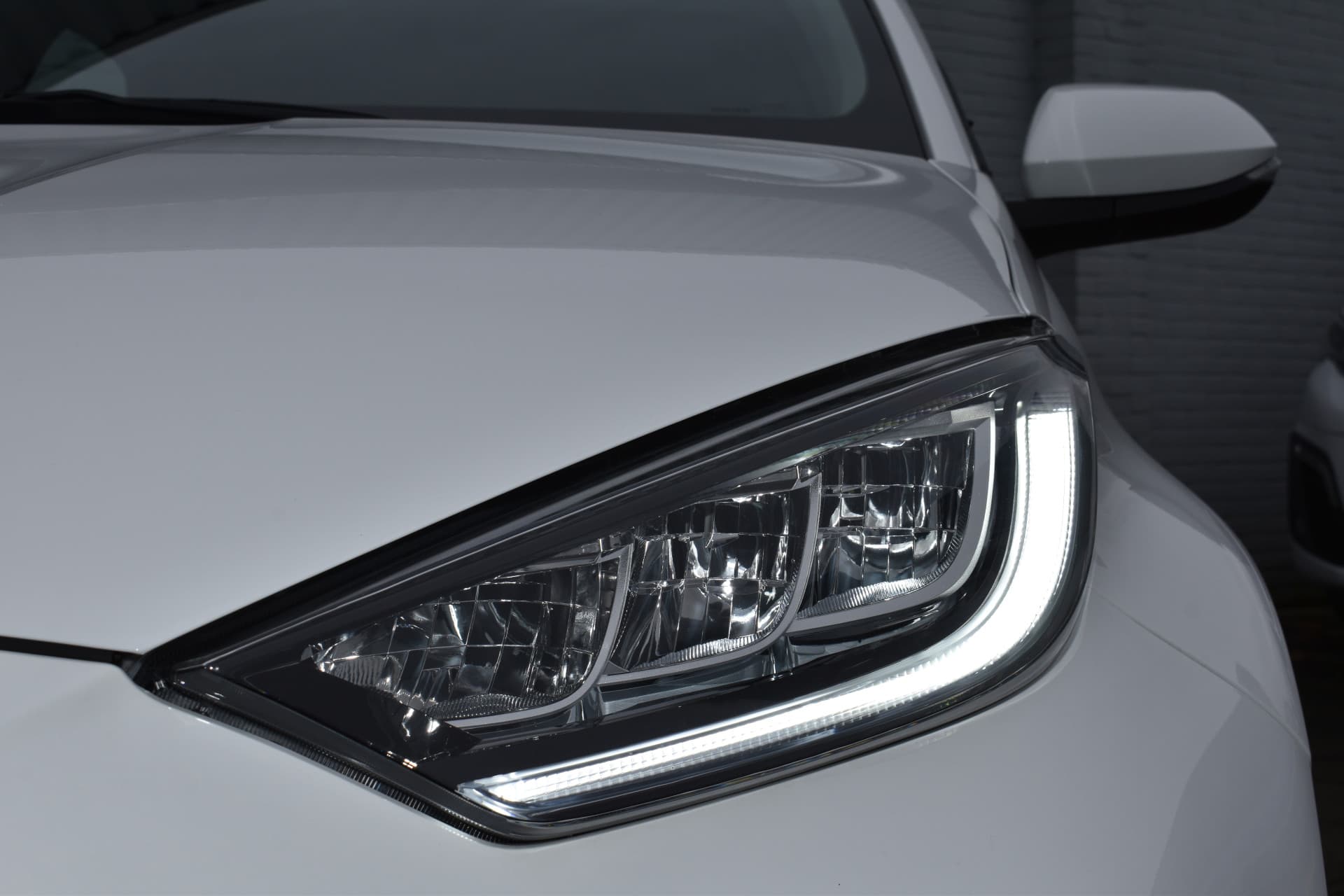 Toyota Yaris 1.5 VVT-i Dynamic Handgeschakeld 126pk thumbnail 2